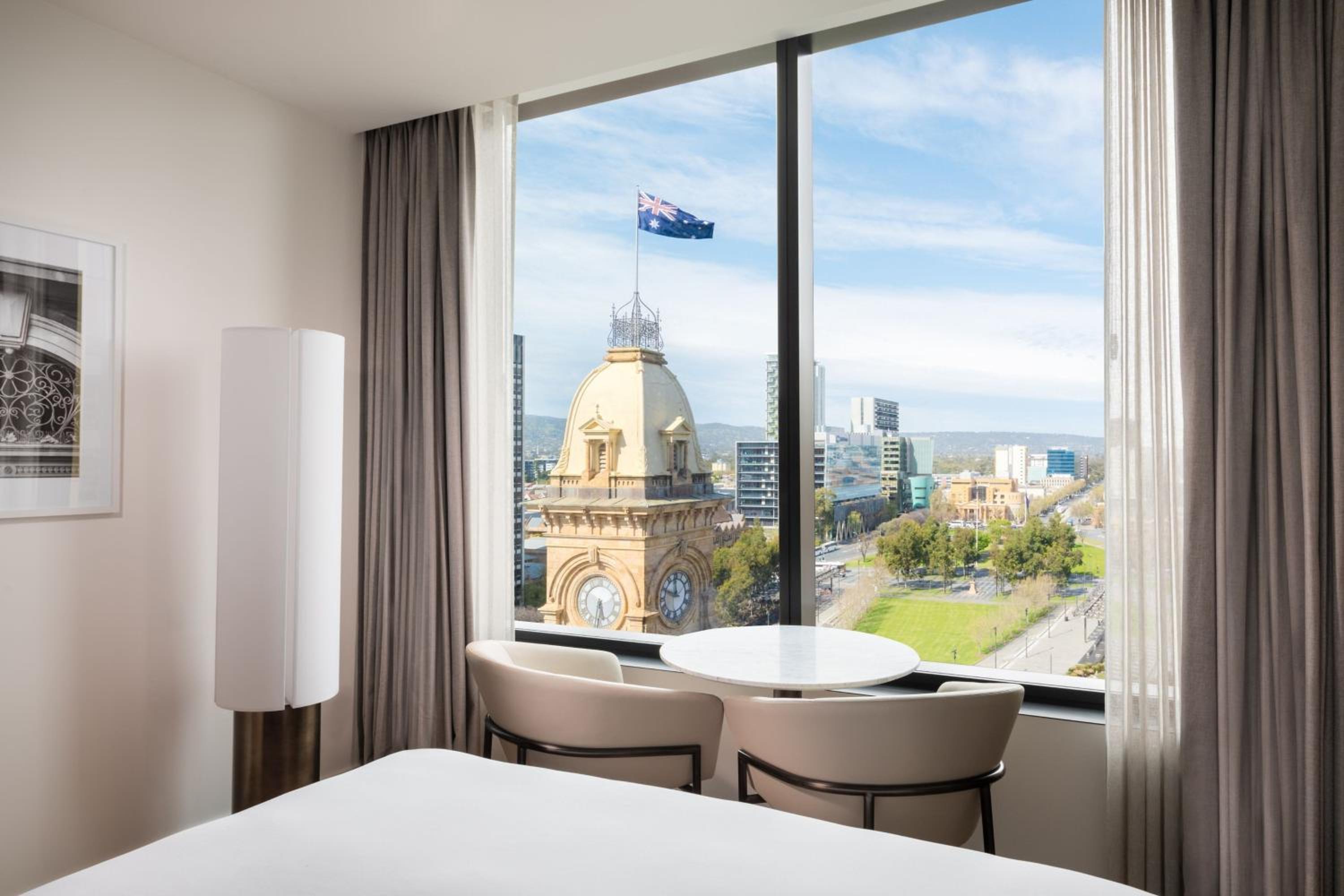 Deluxe Twin Room with City View