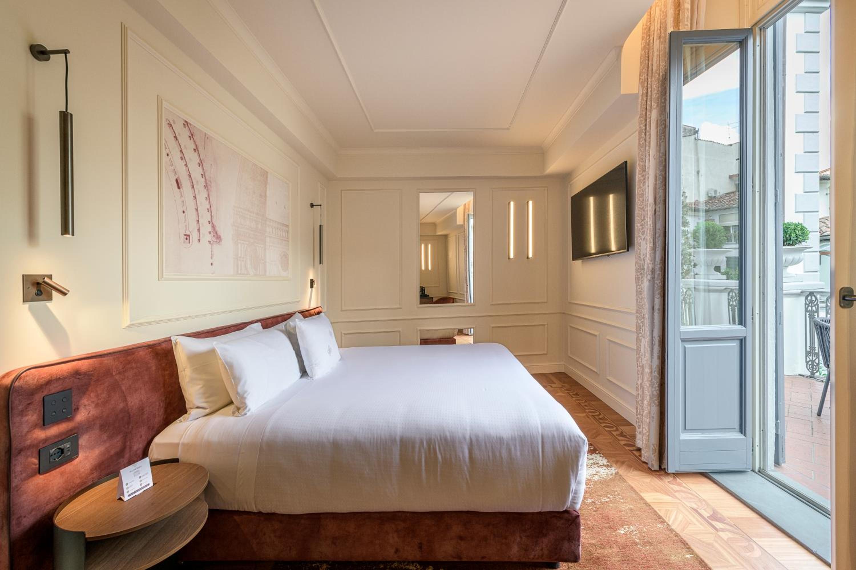 Deluxe Double or Twin Room with Balcony - Photo 2