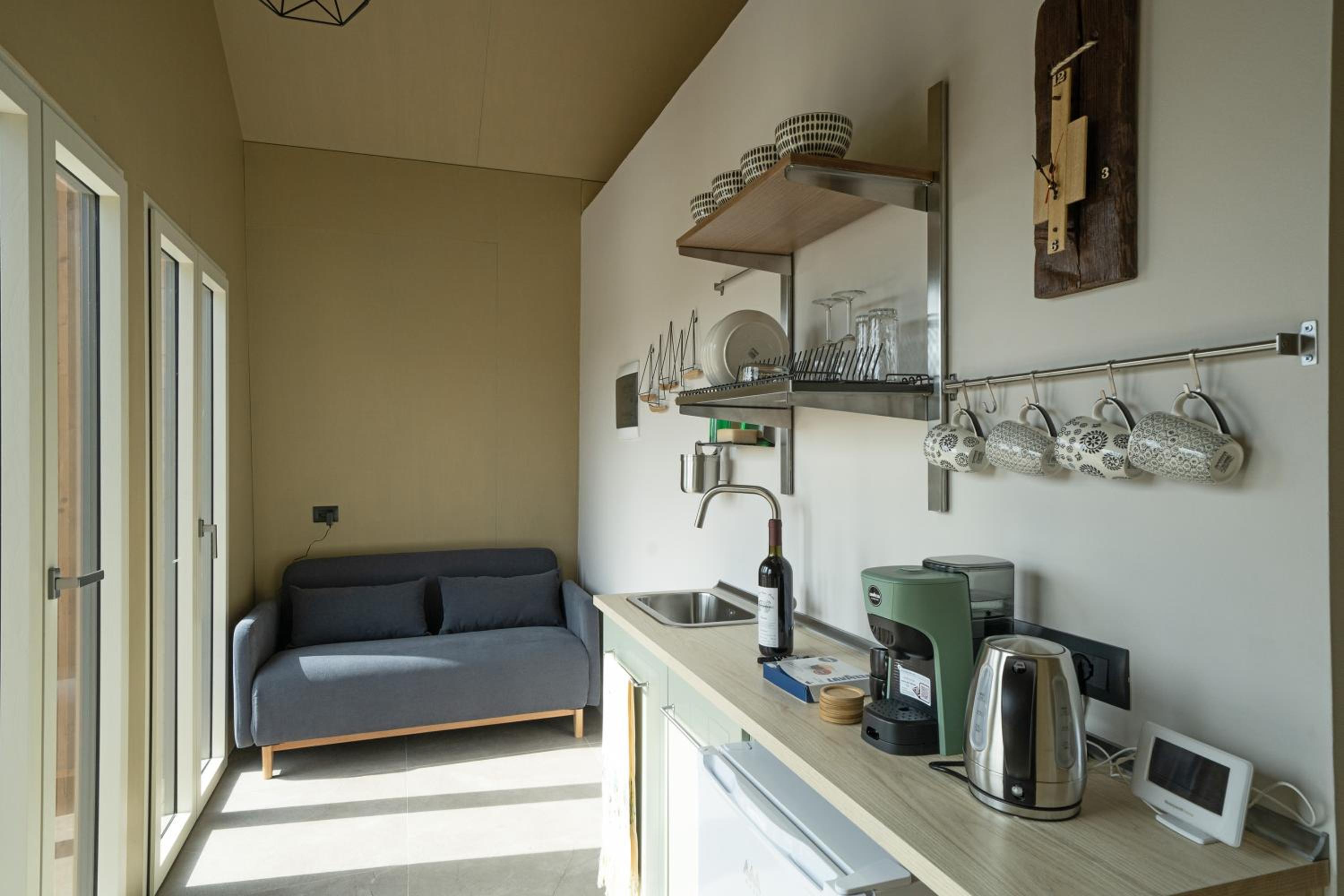 Queen Room - Disability Access photo 2
