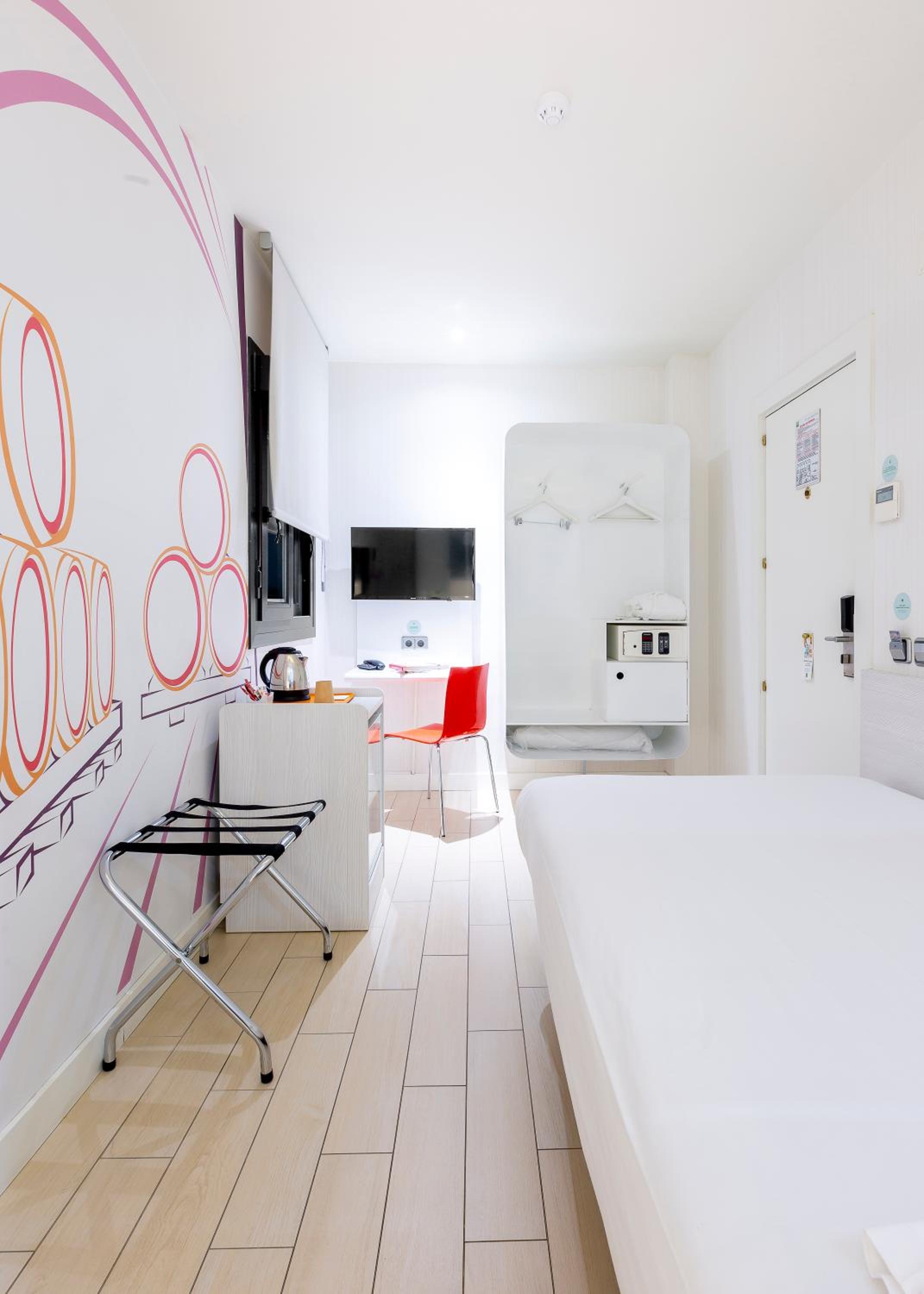 Single Room photo 3