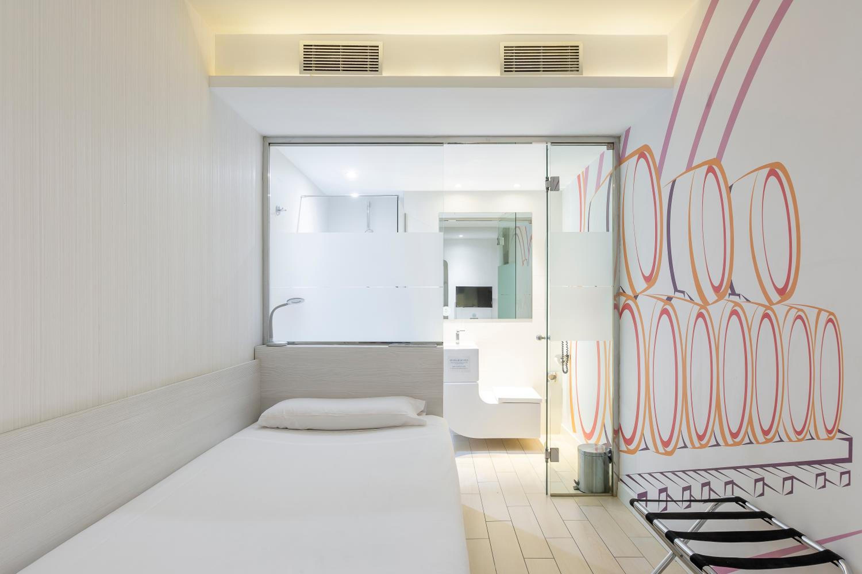 Single Room photo 3