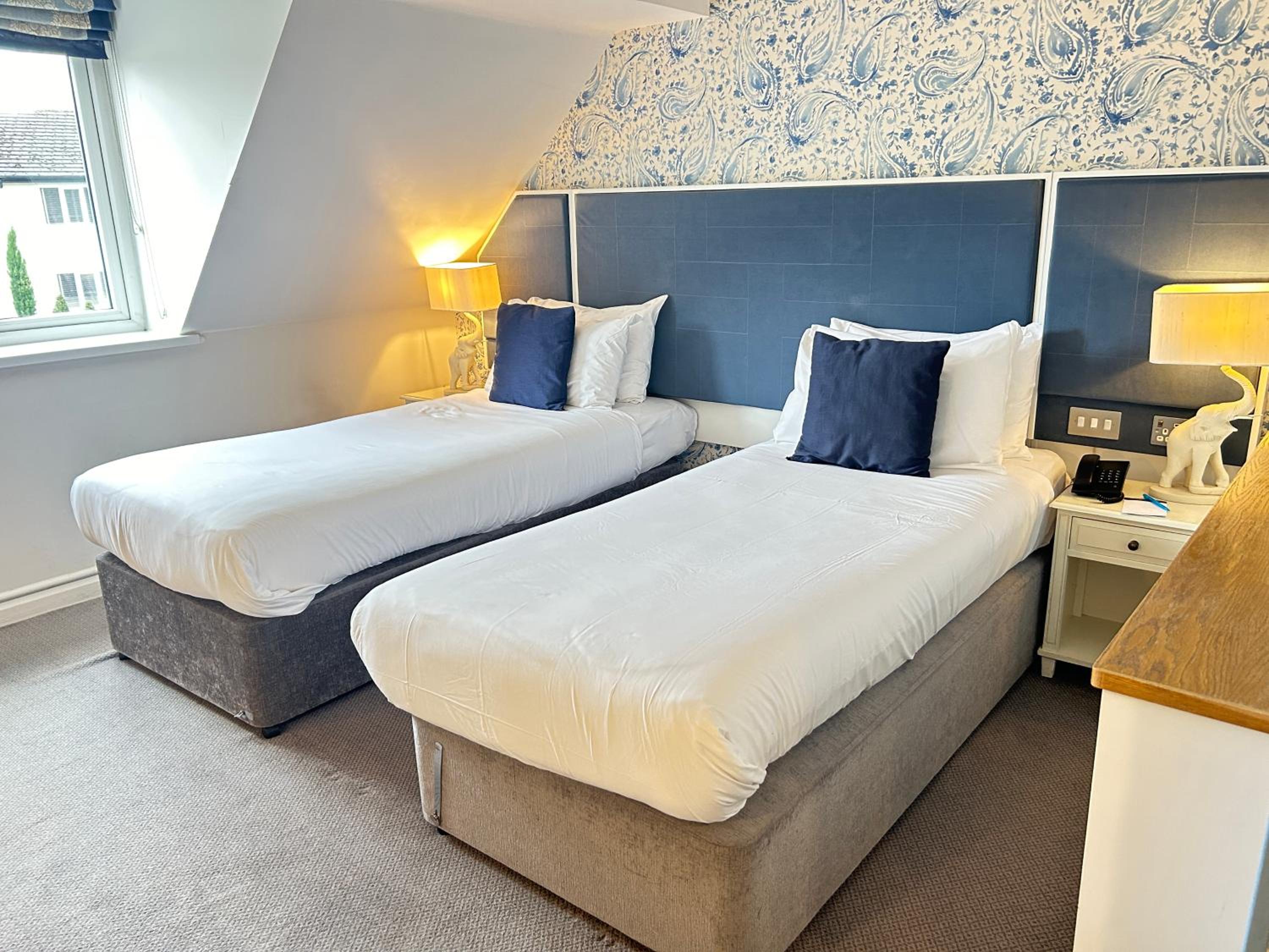 Standard Twin Room - Photo 2