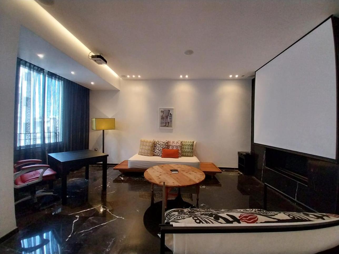Apartment with View and Balcony photo 2