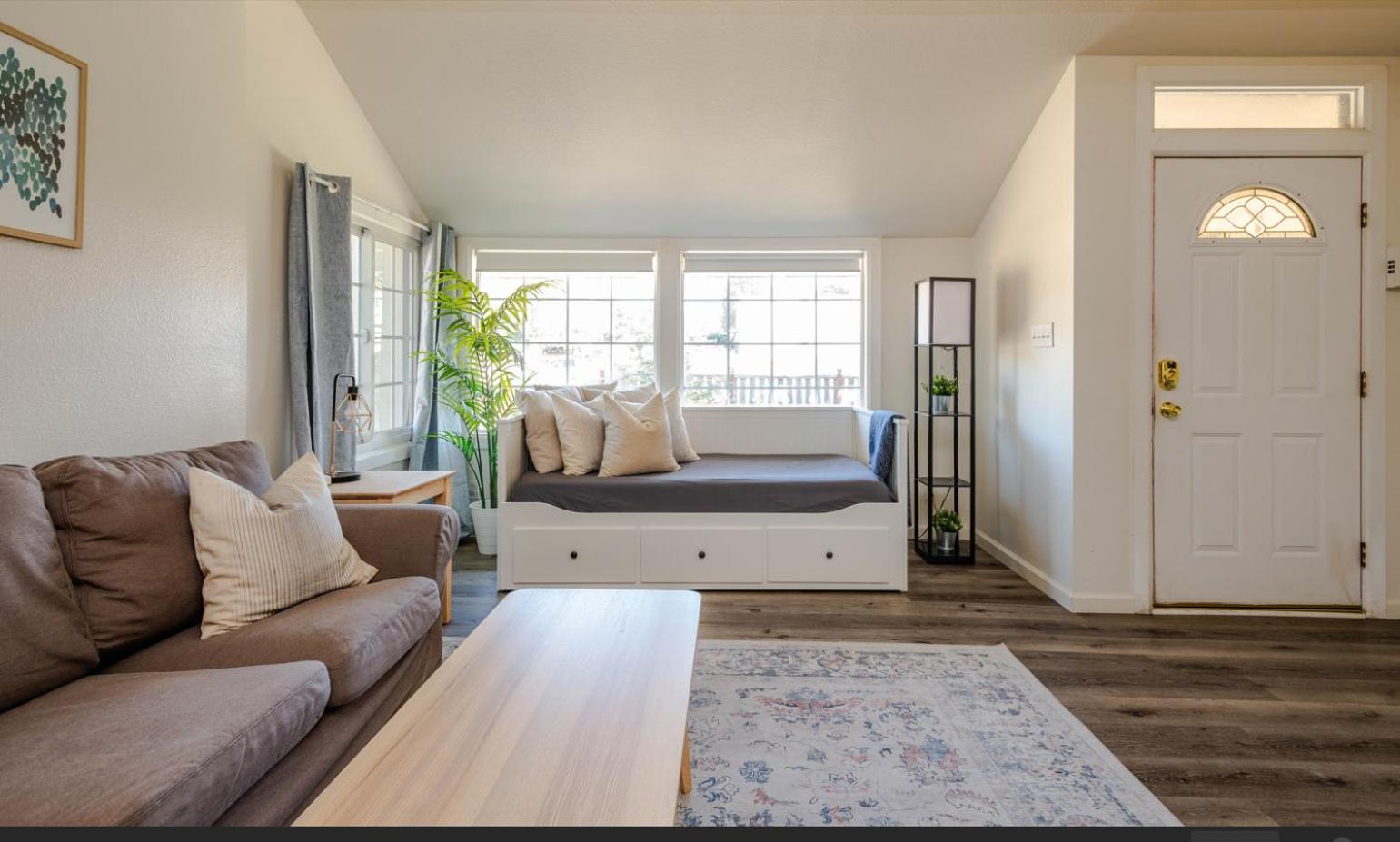 Two-Bedroom House photo 2