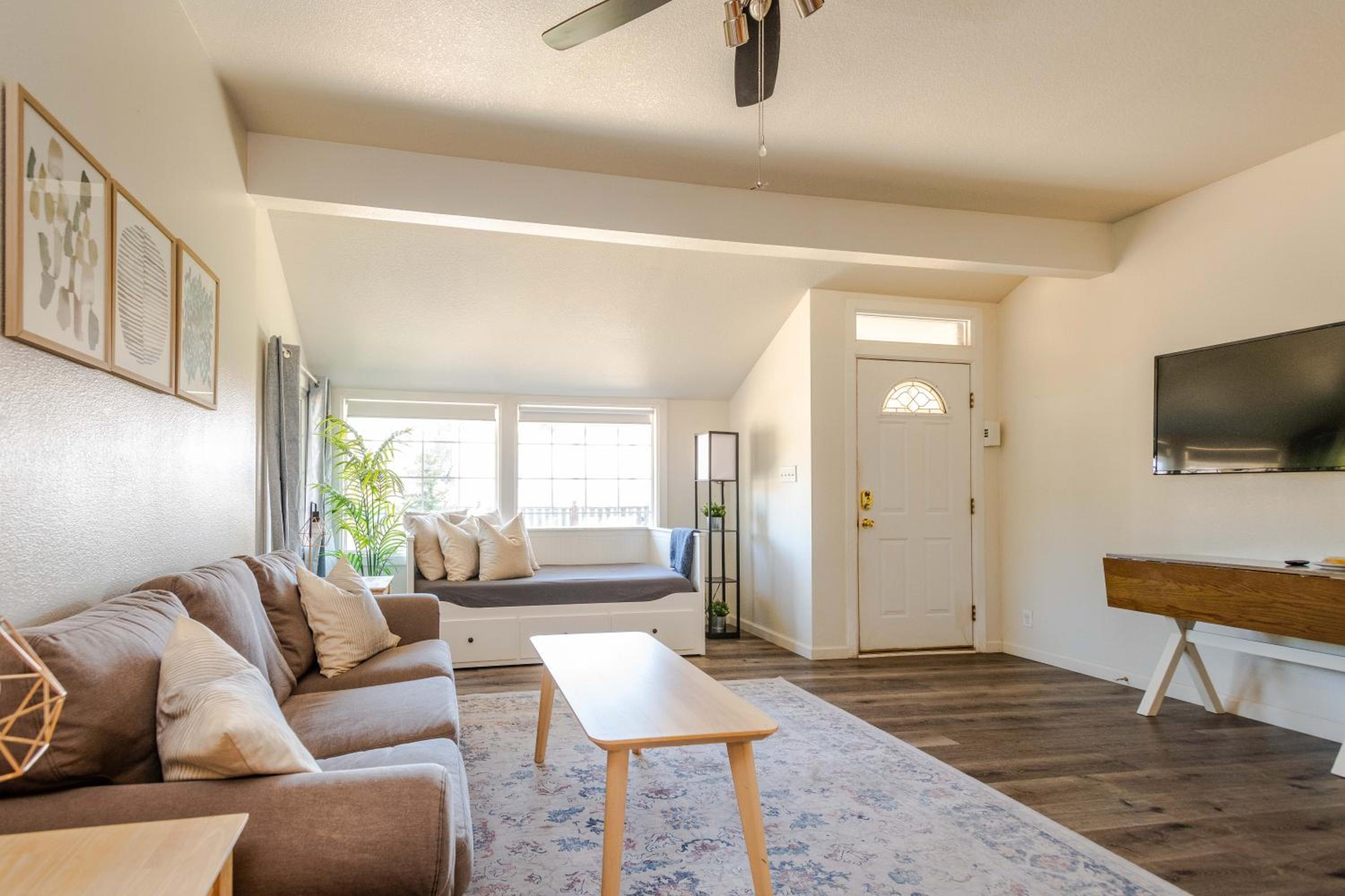 Two-Bedroom House photo 3