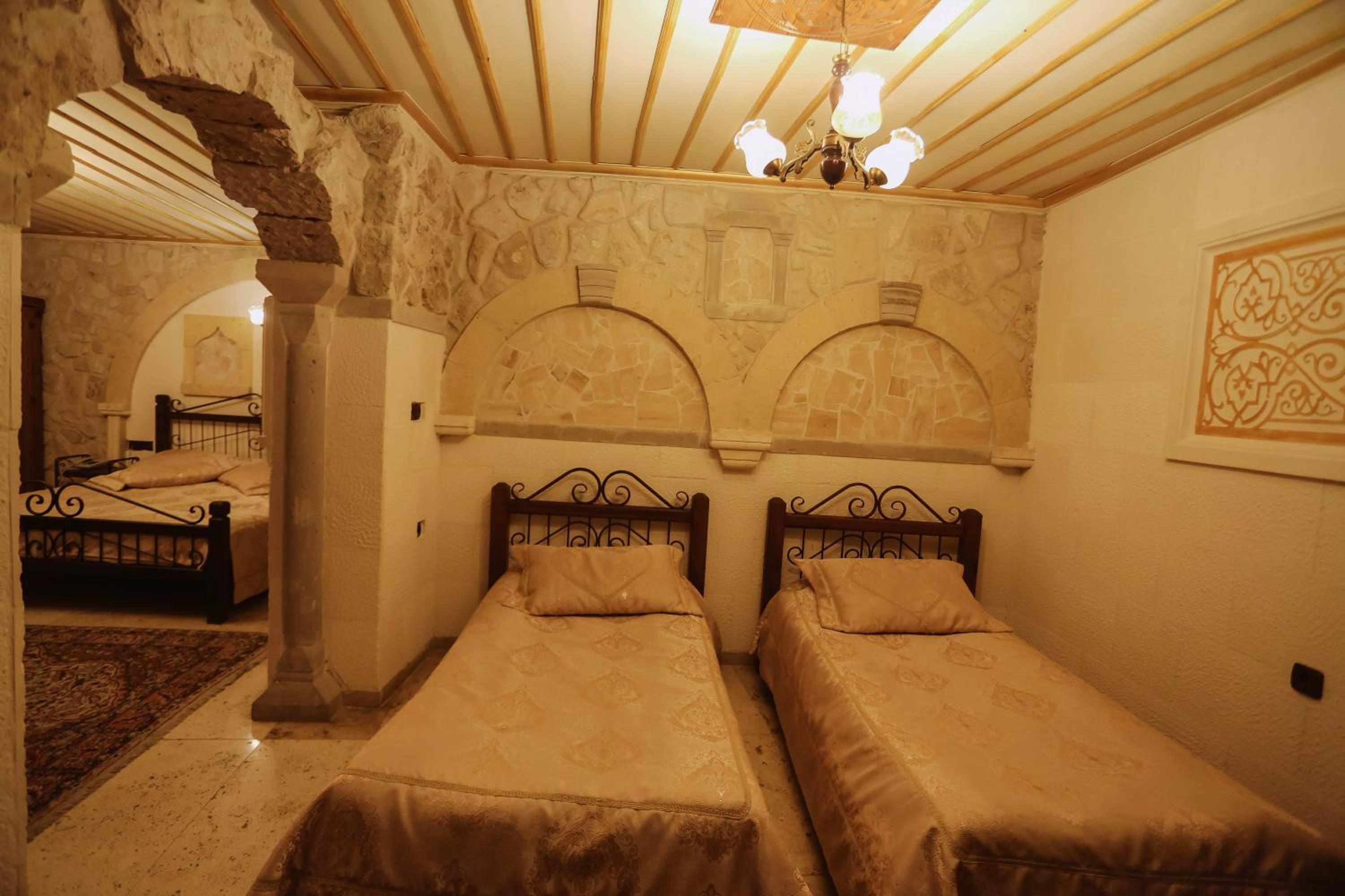 Family Stone Room with Courtyard View photo 2