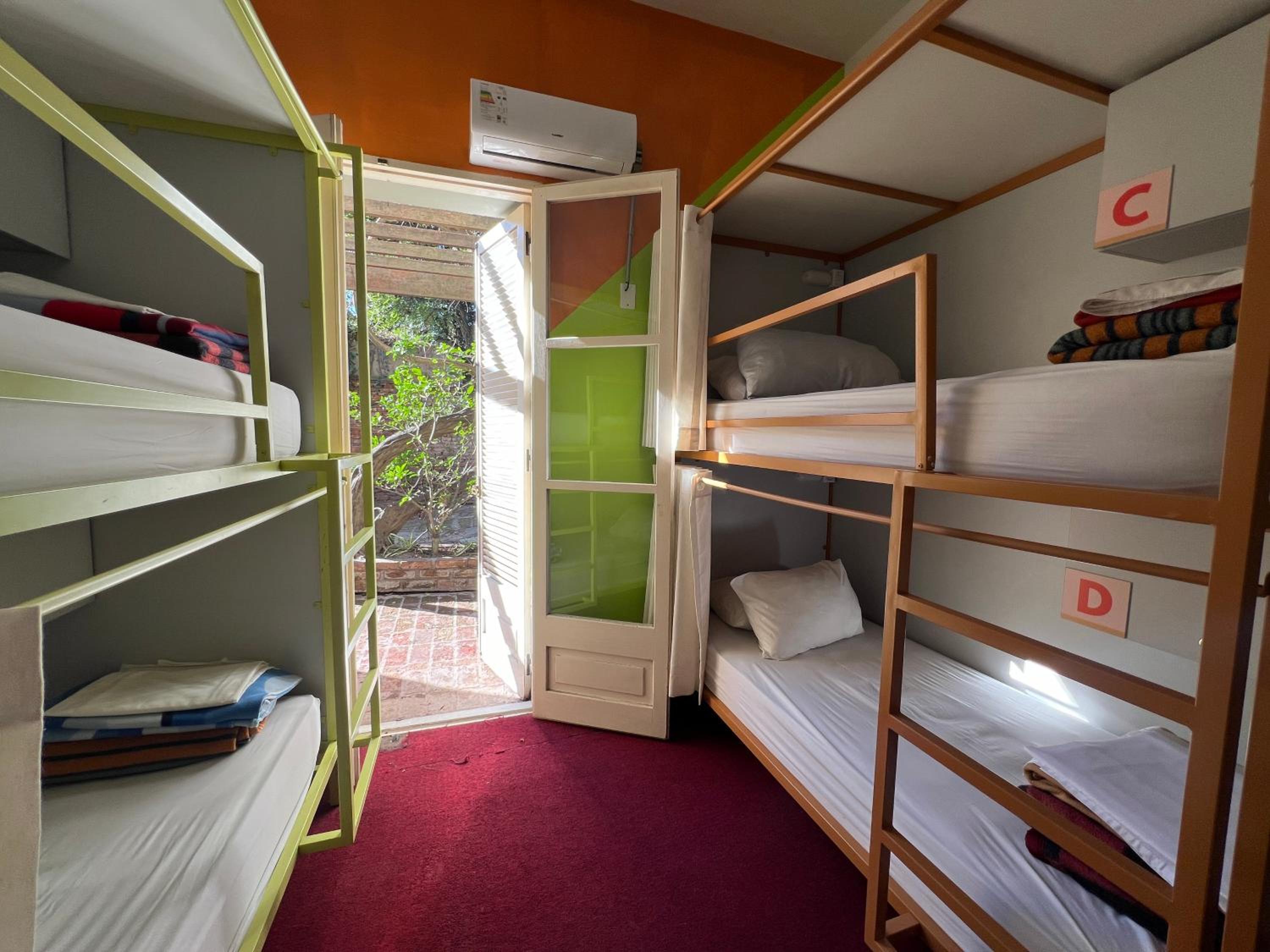 Quadruple Room with Private Bathroom photo 1
