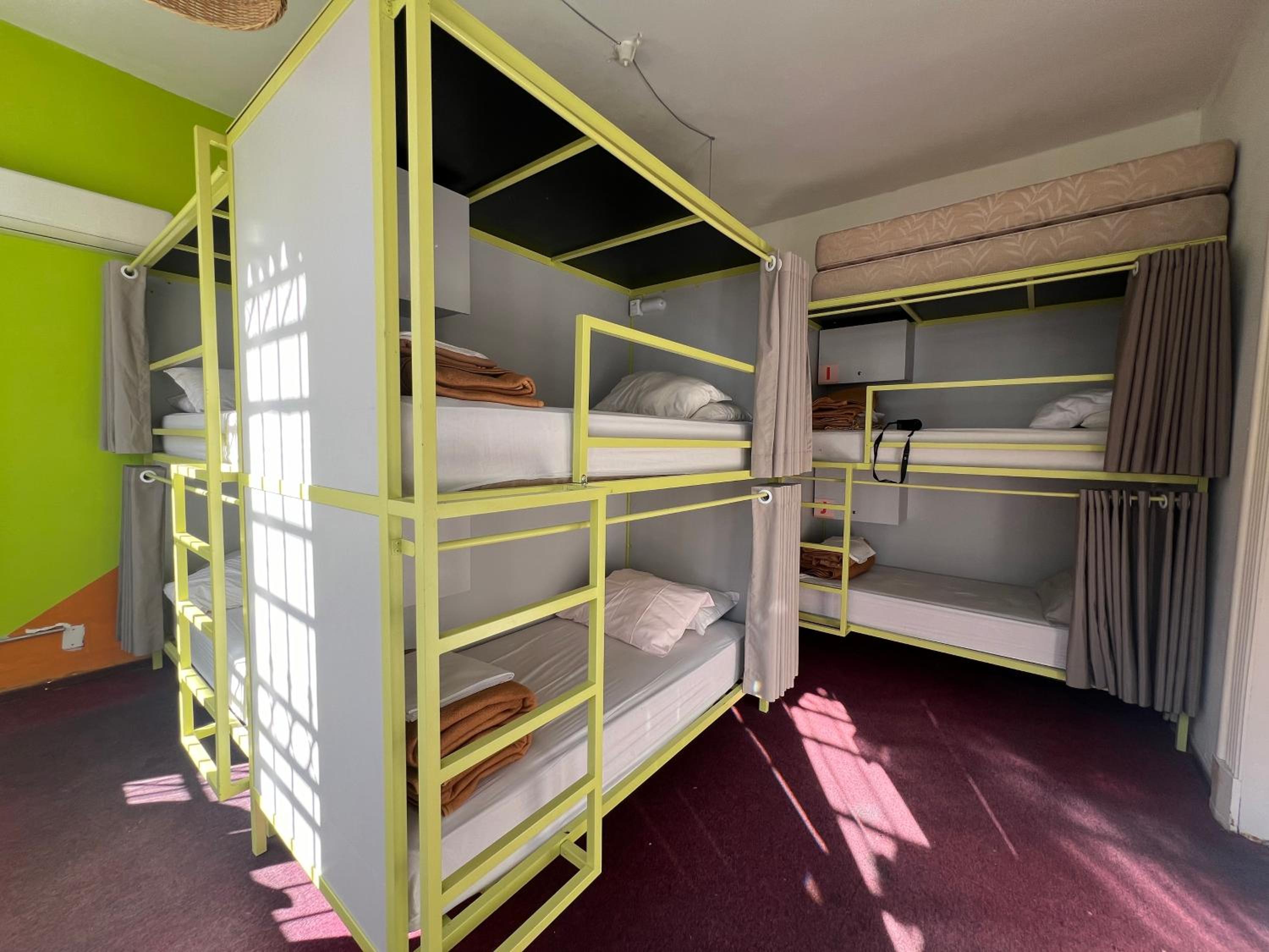 Bed in 10-Bed Mixed Dormitory Room photo 2