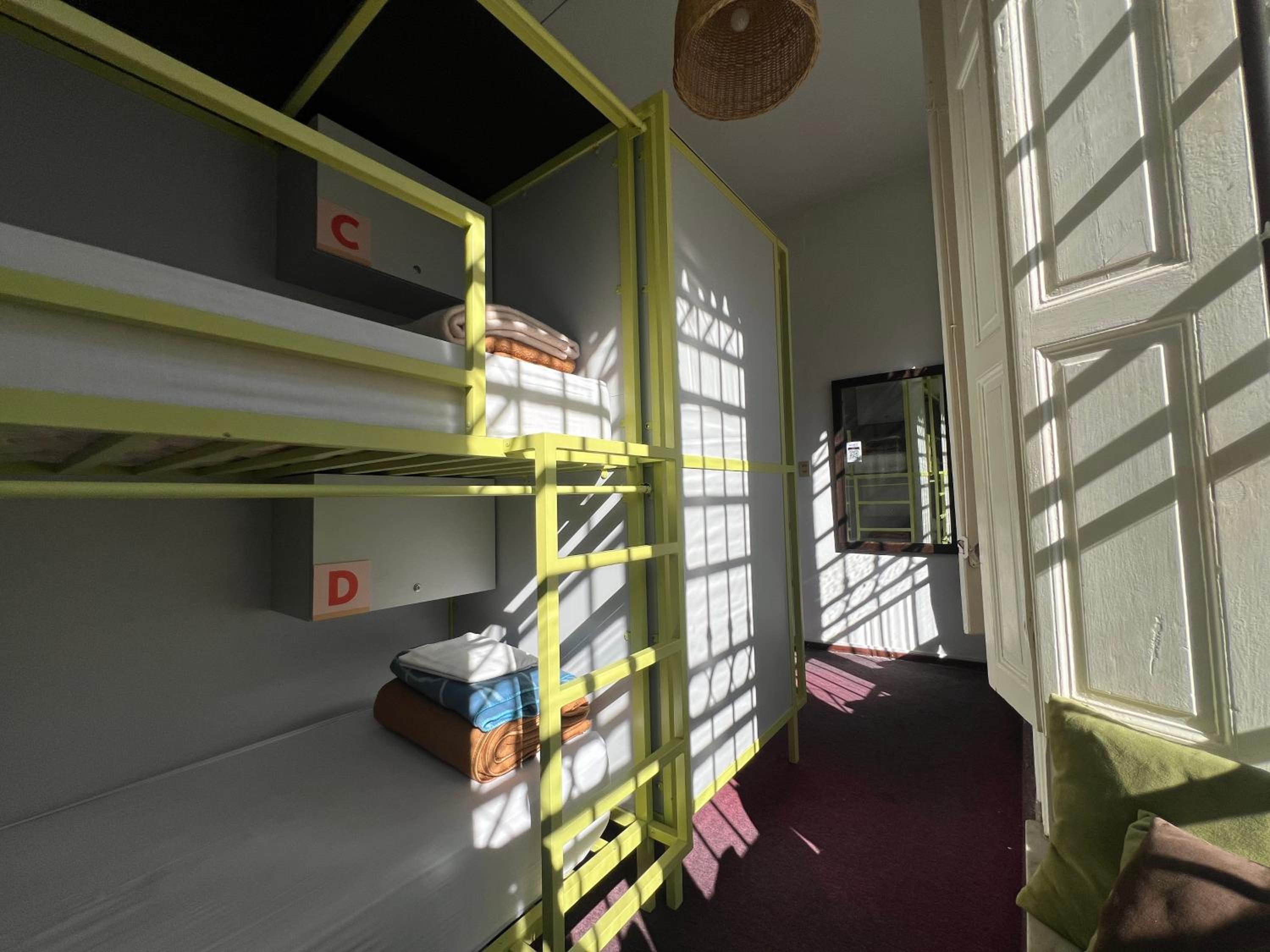 Bed in 10-Bed Mixed Dormitory Room photo 3