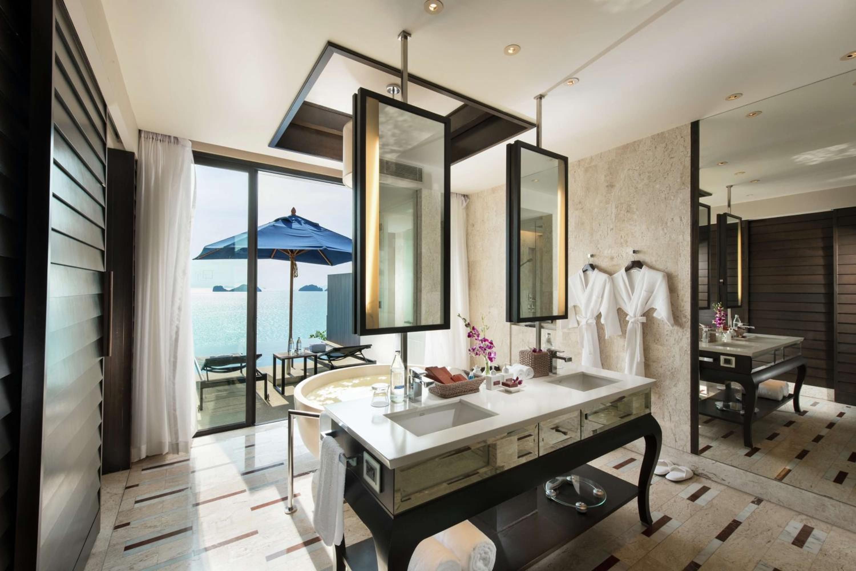 One-Bedroom Five Islands Pool Villa with View - Photo 3