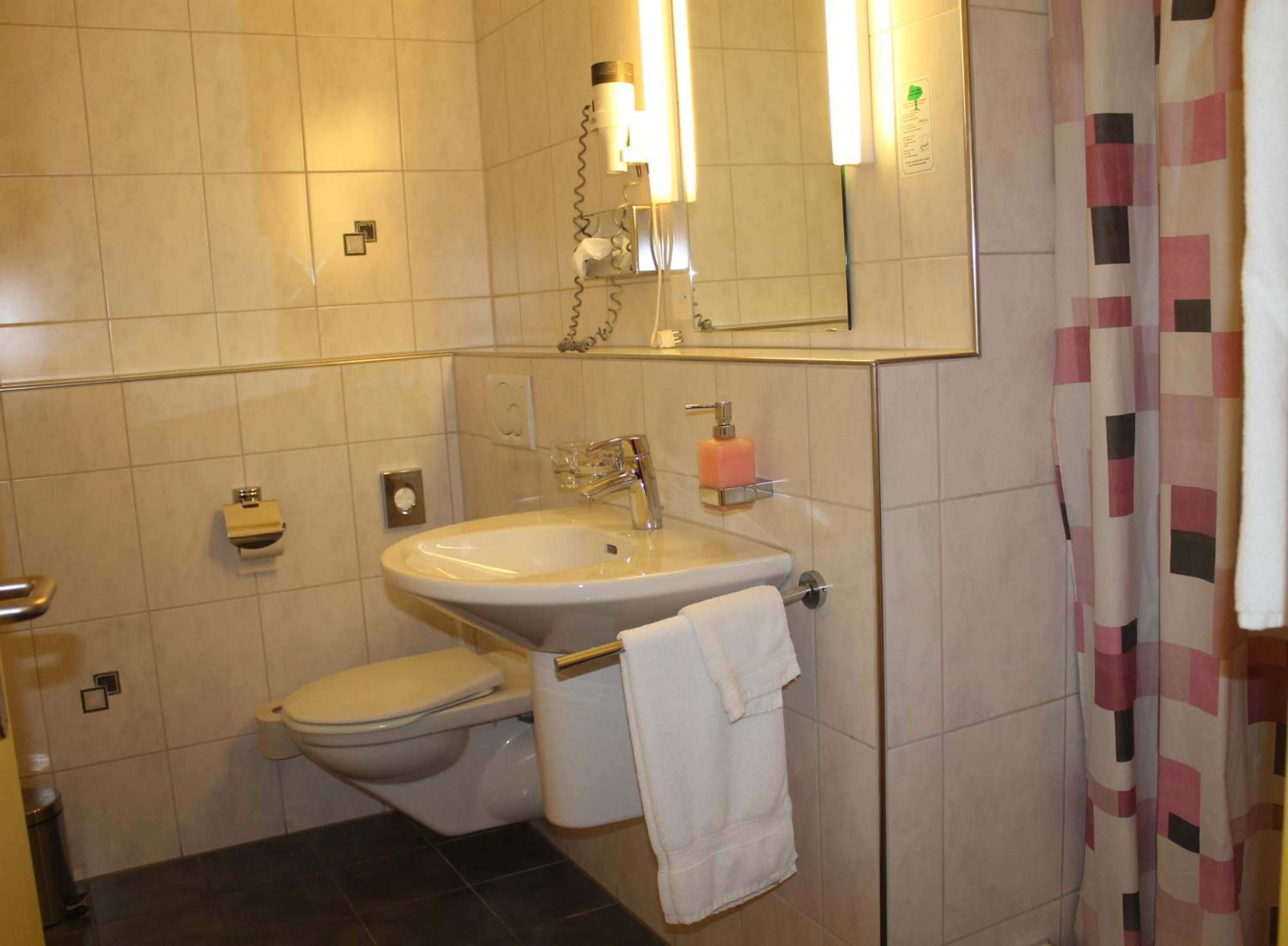 Standard Double Room - Photo 7
