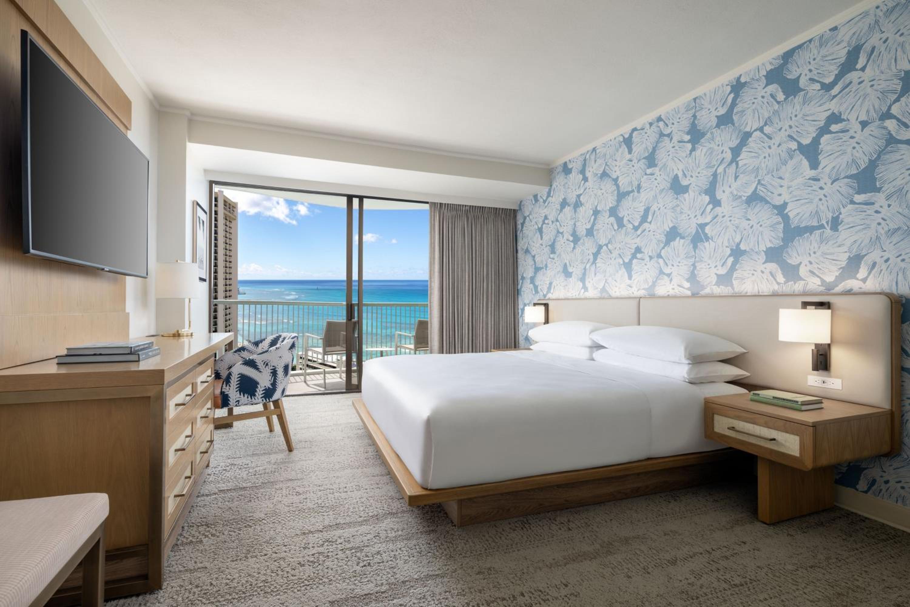 Newly Renovated Tower High Floor (Premier) Ocean King
