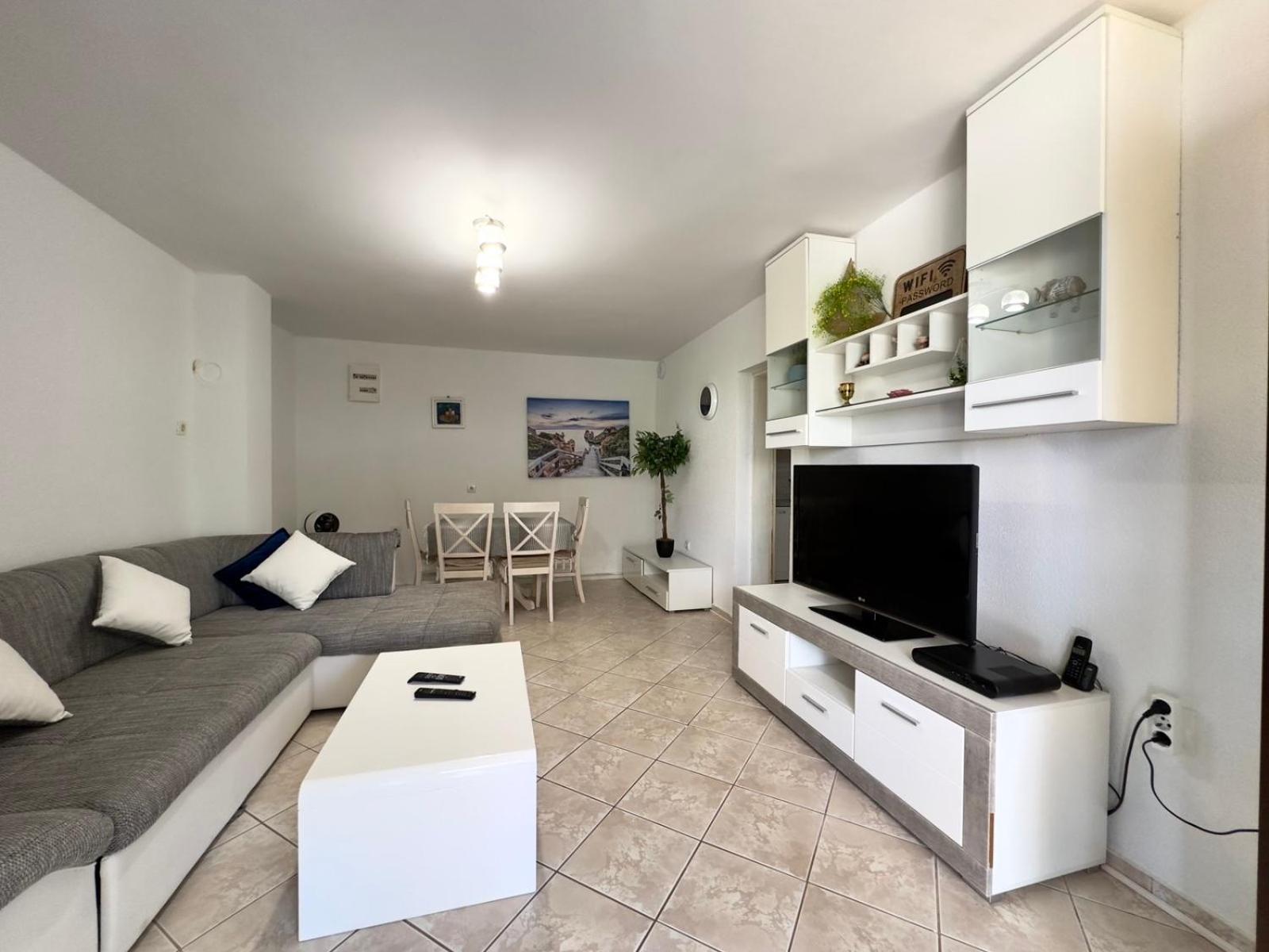 Deluxe One-Bedroom Apartment with Garden View