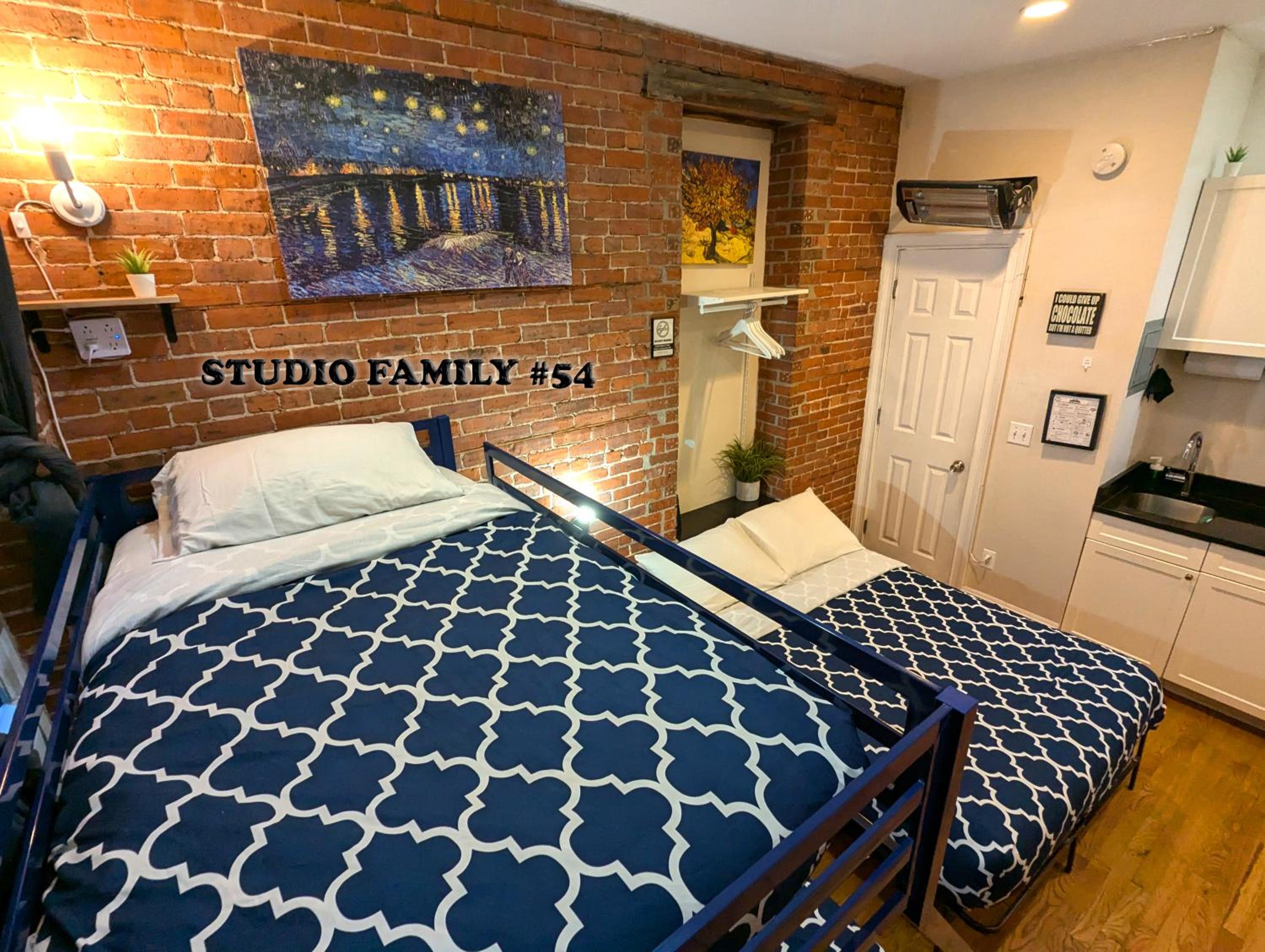Family Studio #54 photo 2
