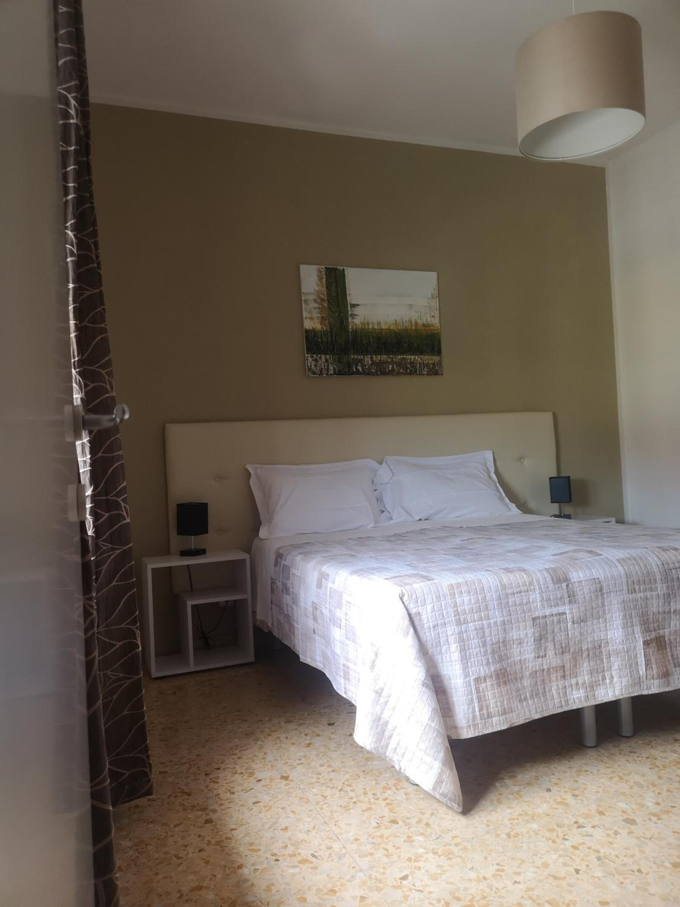 Double Room - Photo 7