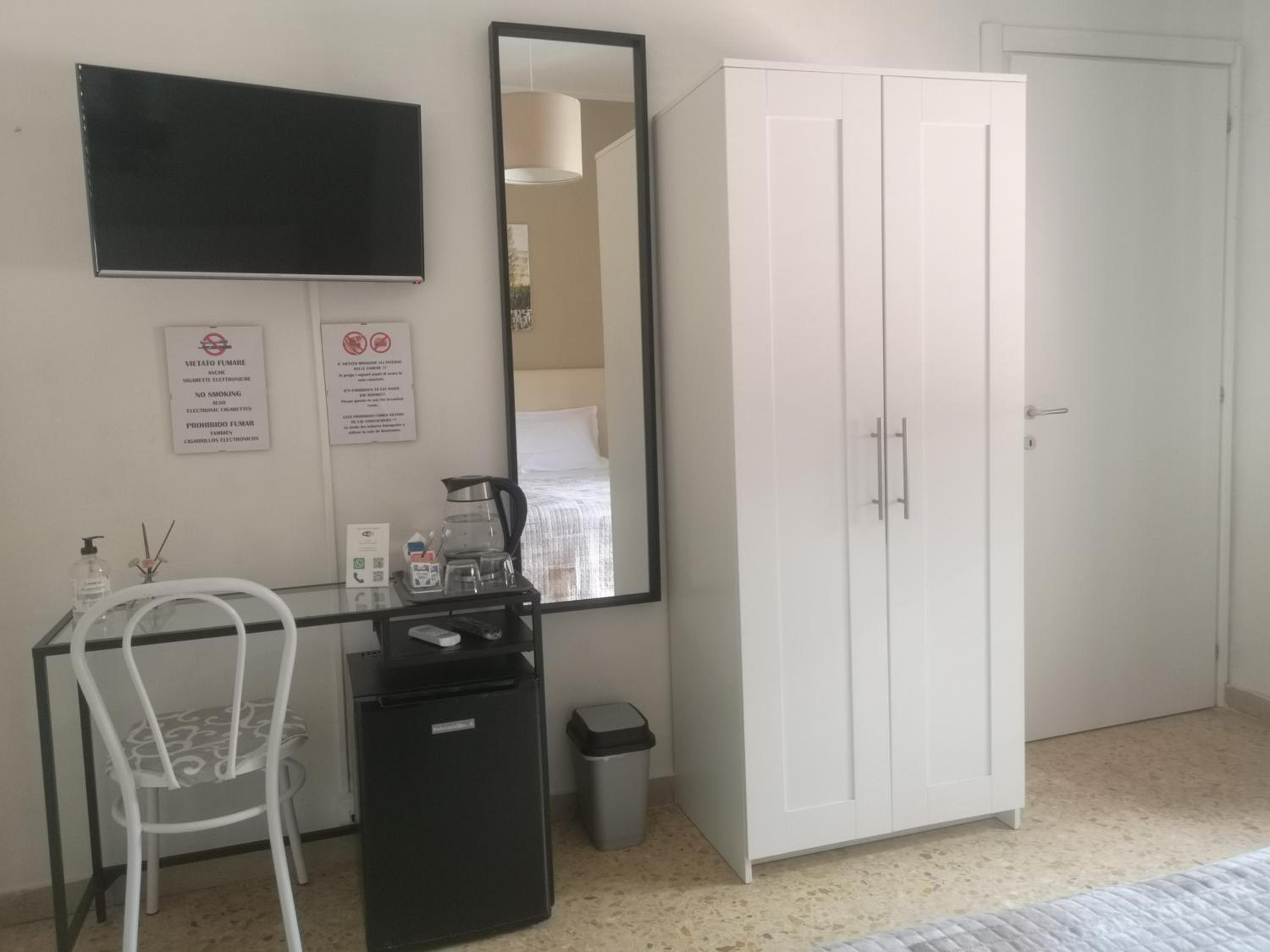 Double Room - Photo 2