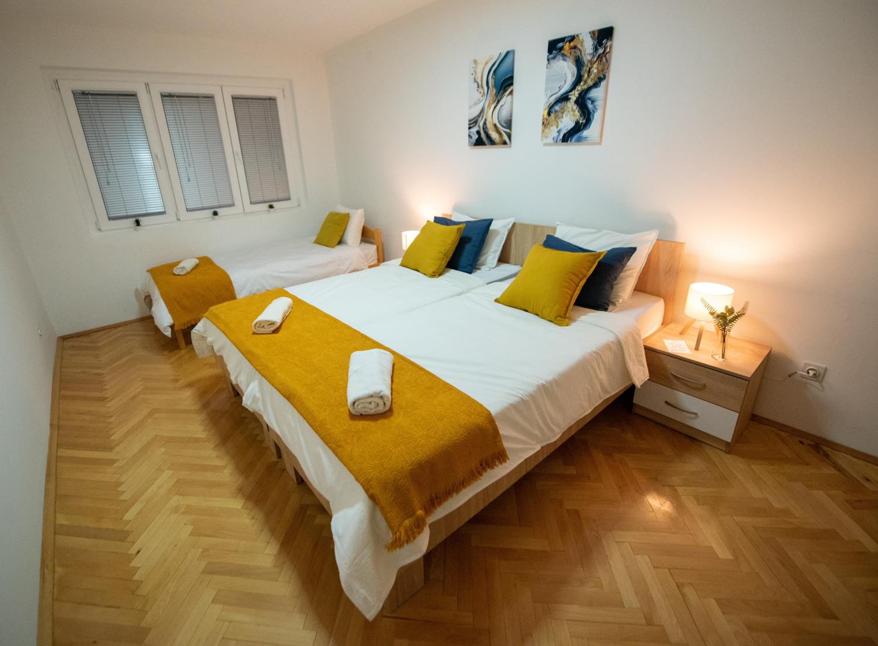 One-Bedroom Apartment photo 1