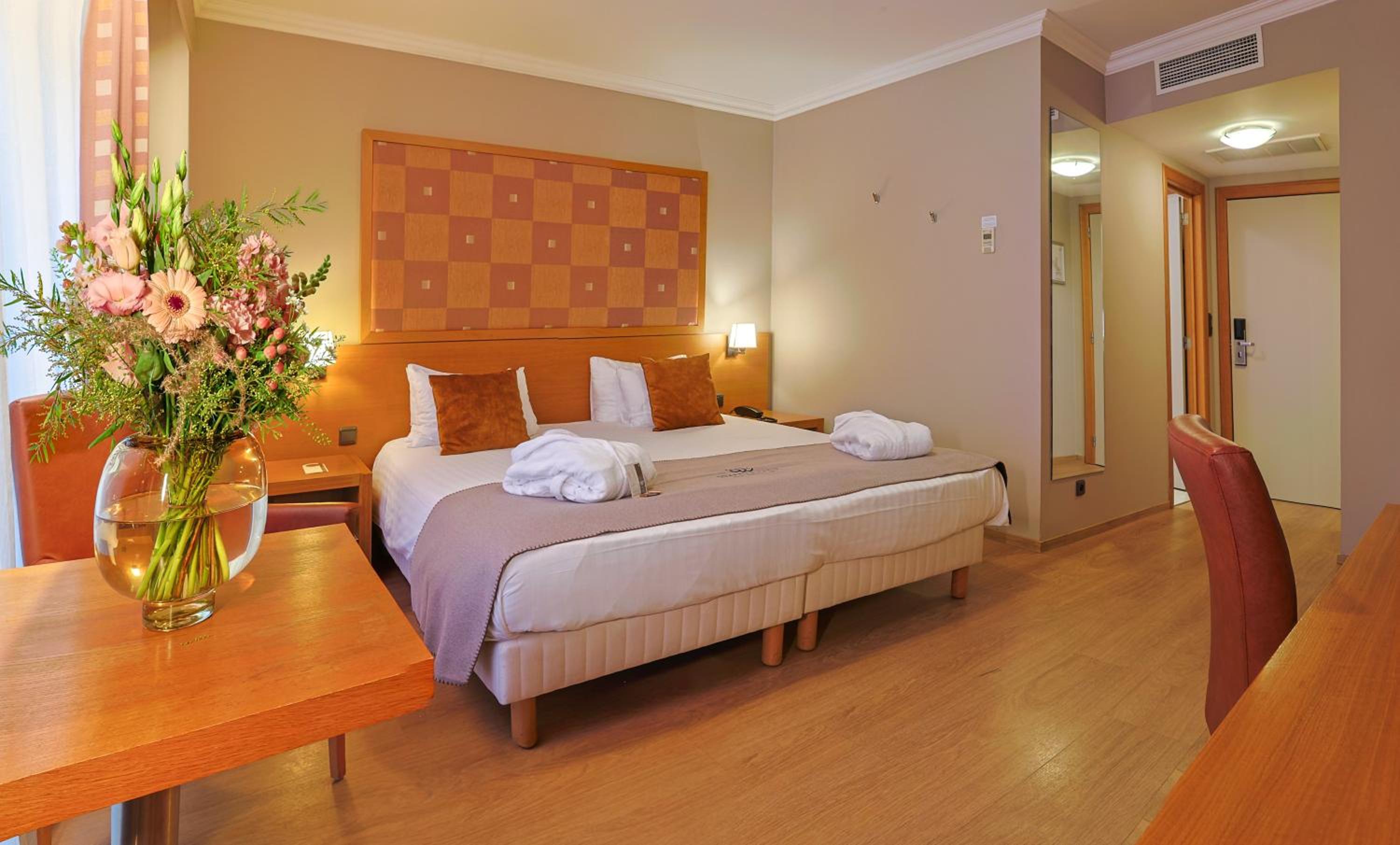 Standard Double or Twin Room photo 2