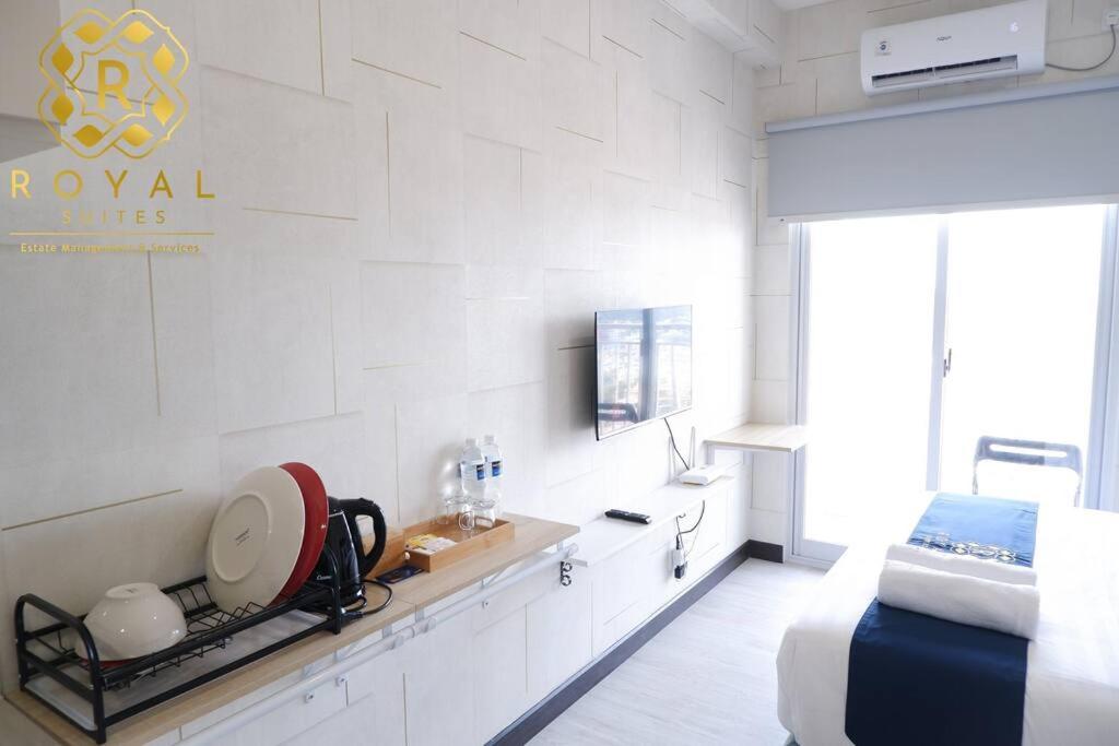 Studio Apartment with Balcony