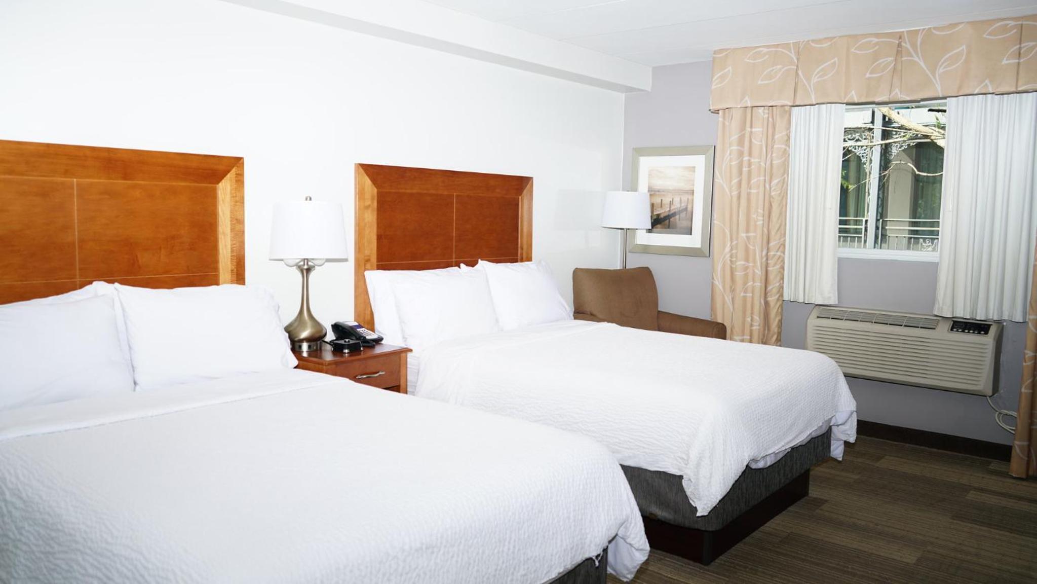 Double Room with Two Double Beds - Non-Smoking - Photo 2