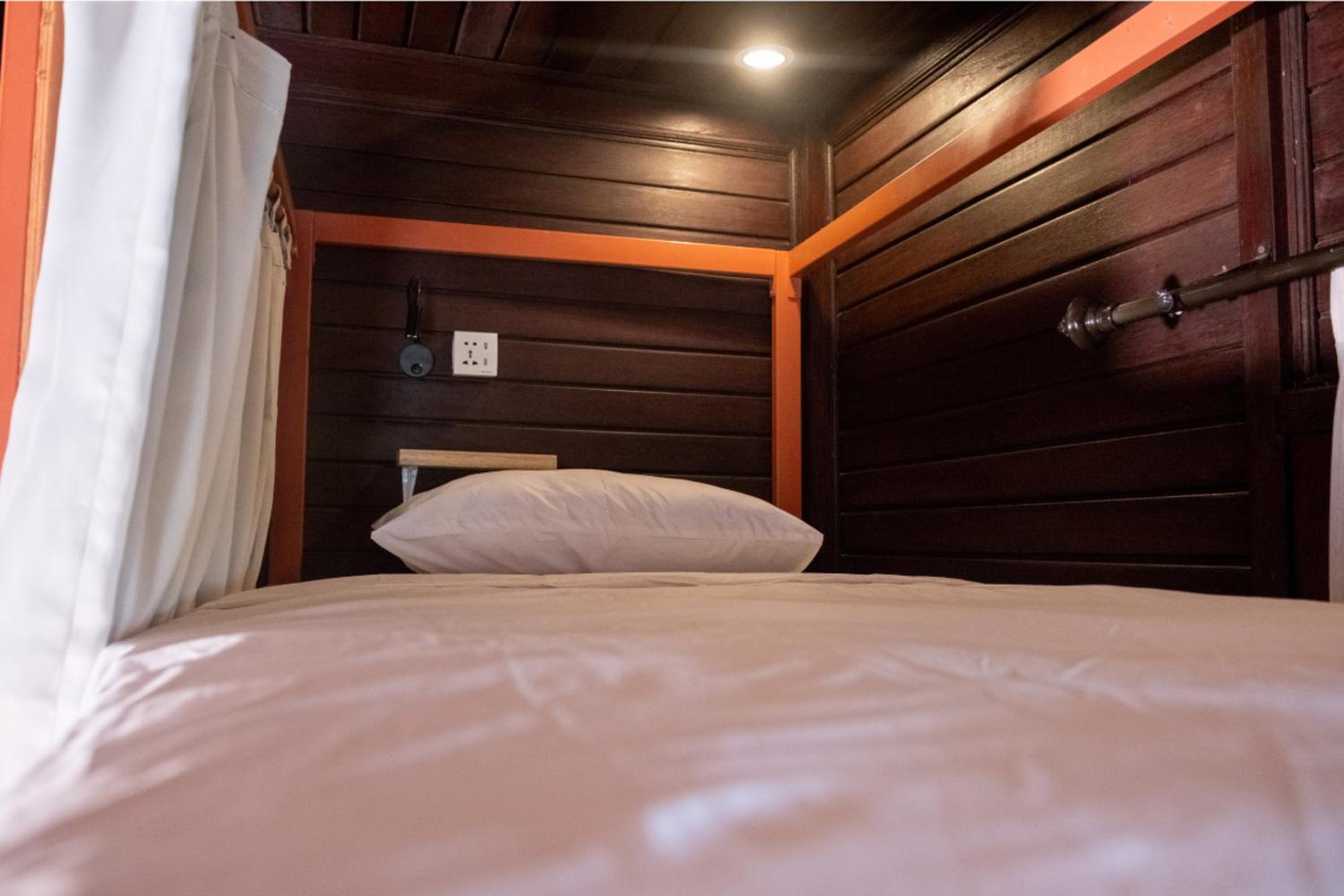 Bed in 6-Bed Dormitory Room photo 1