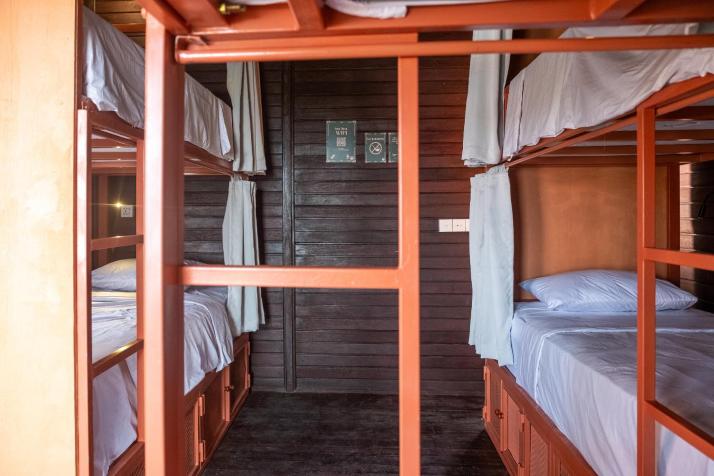 Bed in 6-Bed Female Dormitory Room photo 2