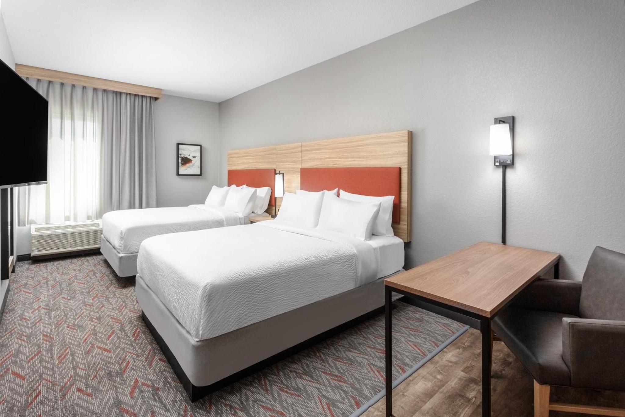 Studio Suite with Two Queen Beds - Photo 9