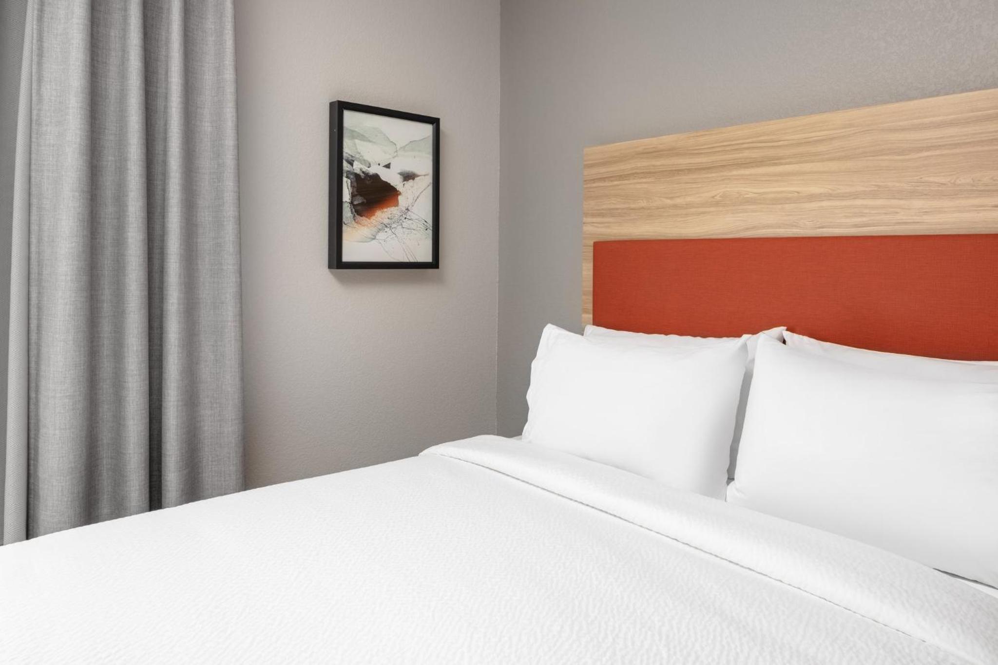 King Studio Suite - Photo 13