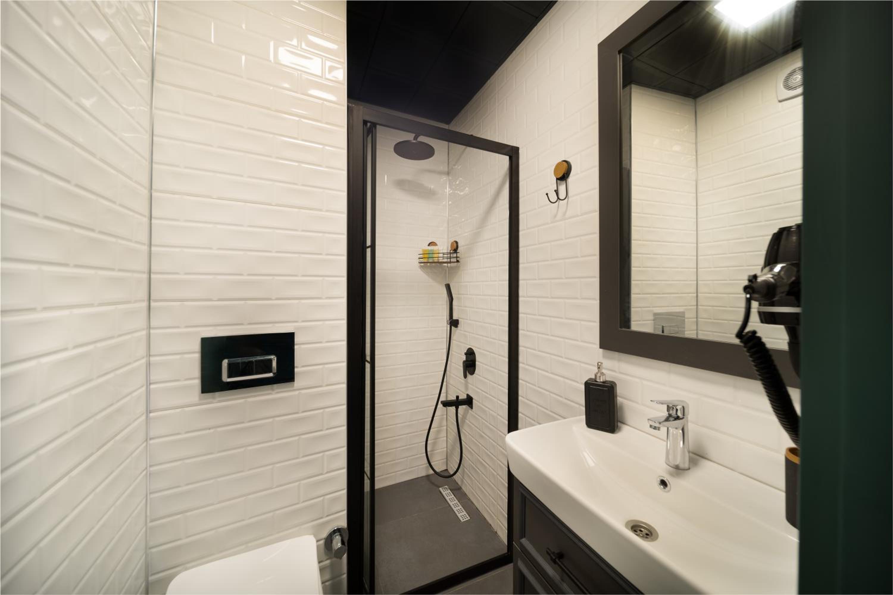 Double or Twin Room with Balcony photo 3