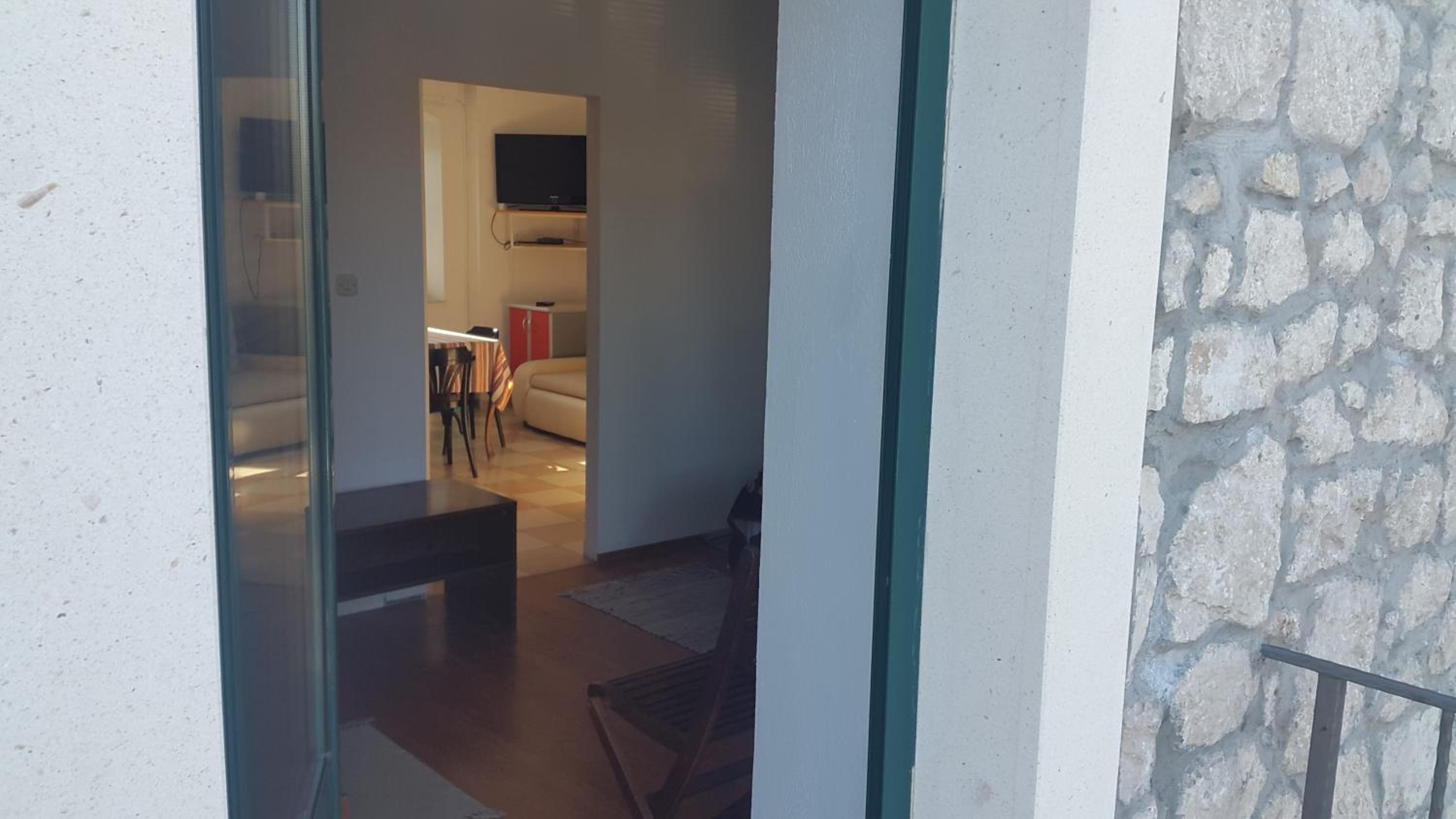 Apartment with Balcony - Photo 10