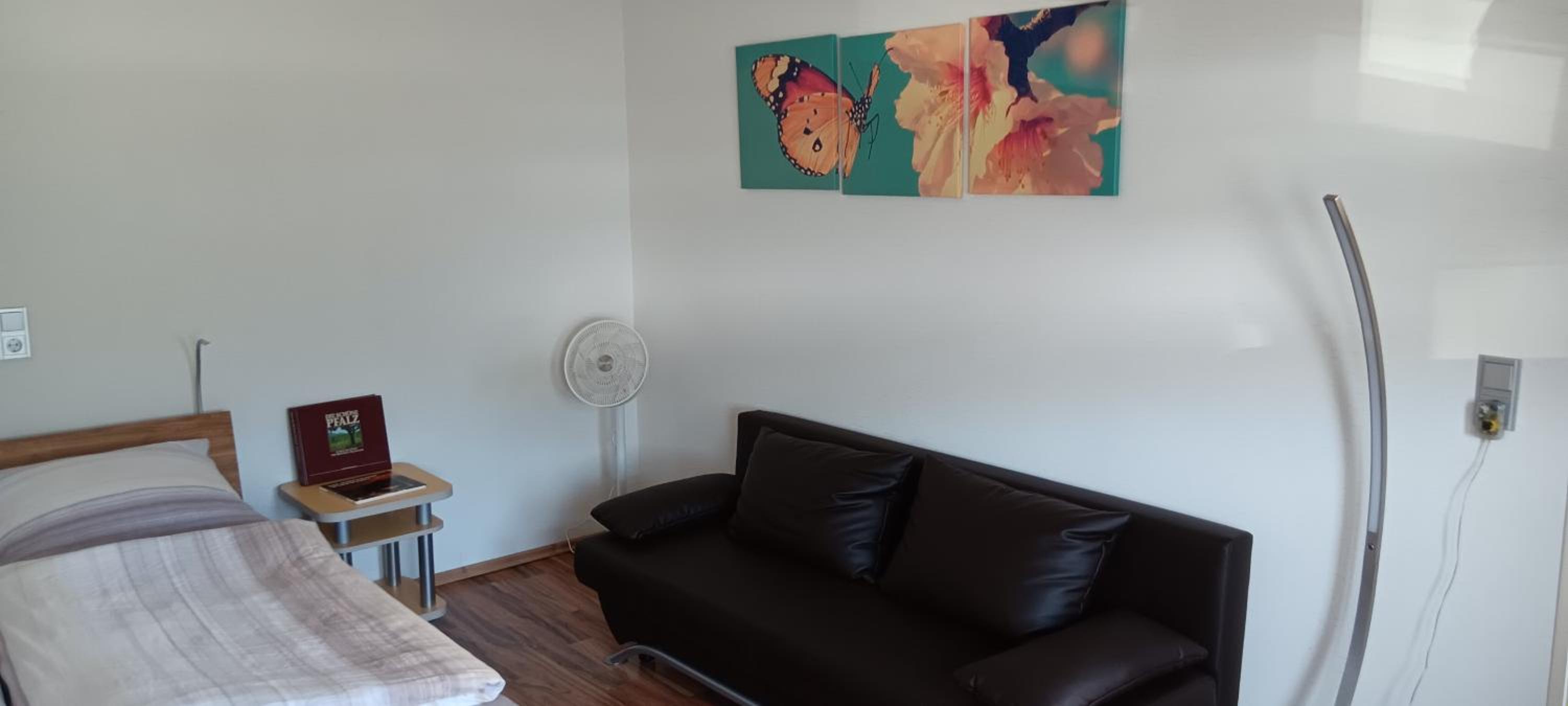 One-Bedroom Apartment photo 1