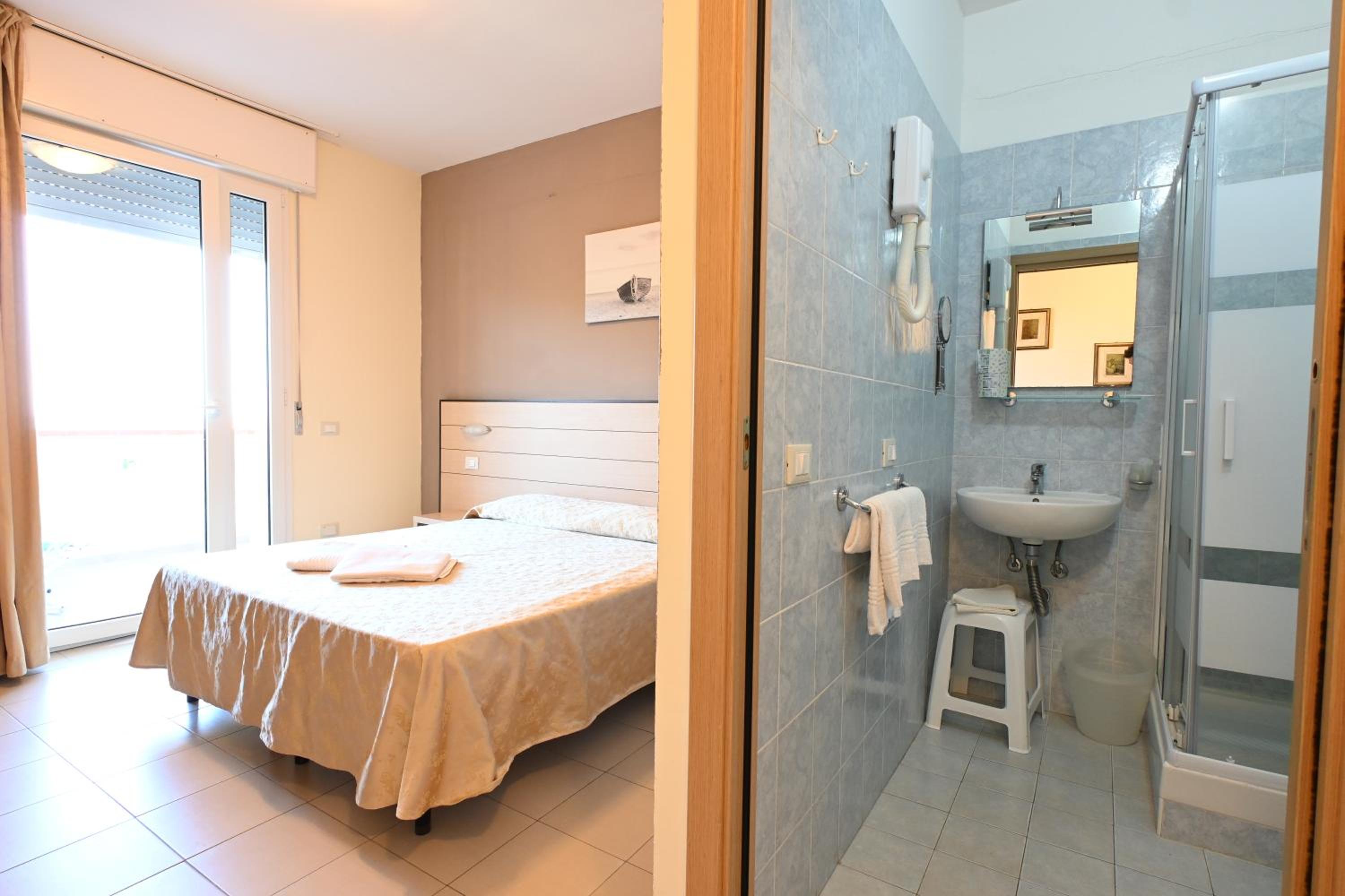 Double Room with Sea View photo 2