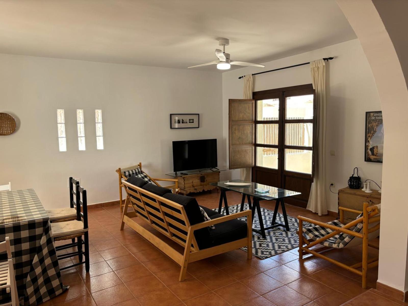 Apartamento de tres habitaciones con vista a la montaña