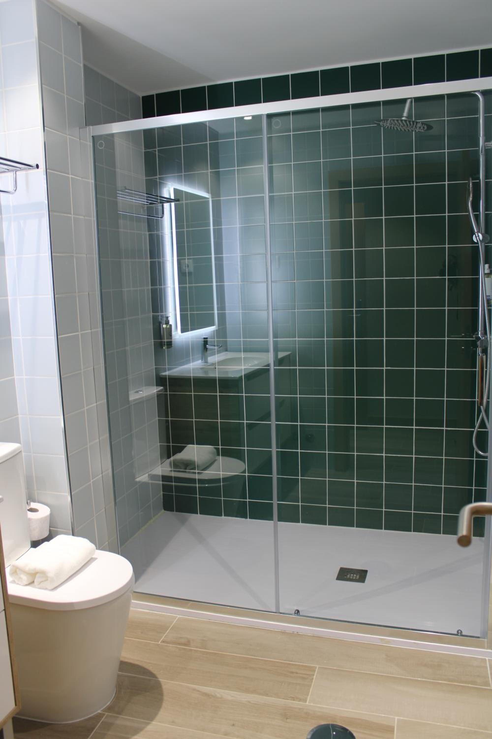 Superior Double or Twin Room - Photo 10