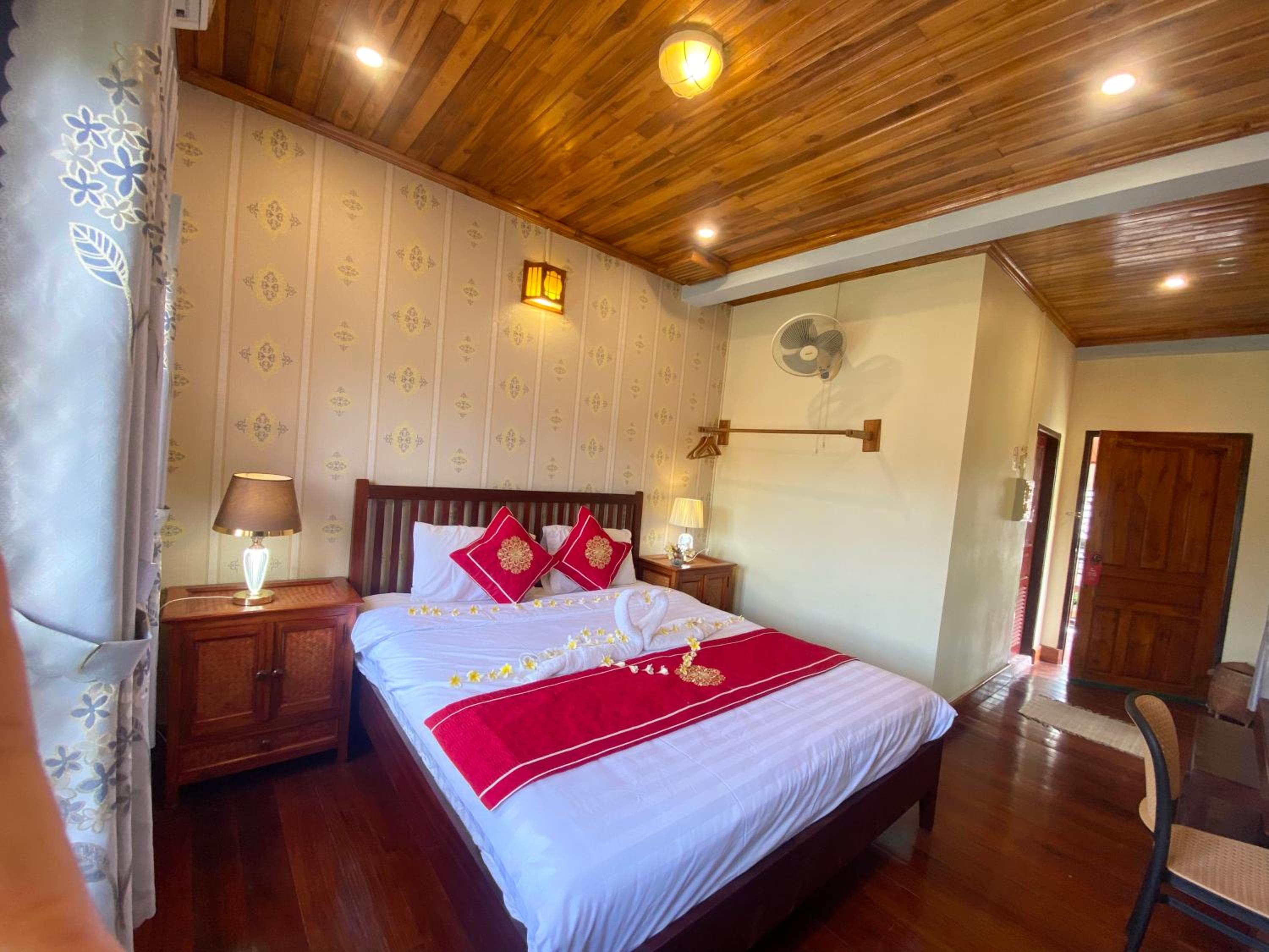 Deluxe Double Room - Photo 20