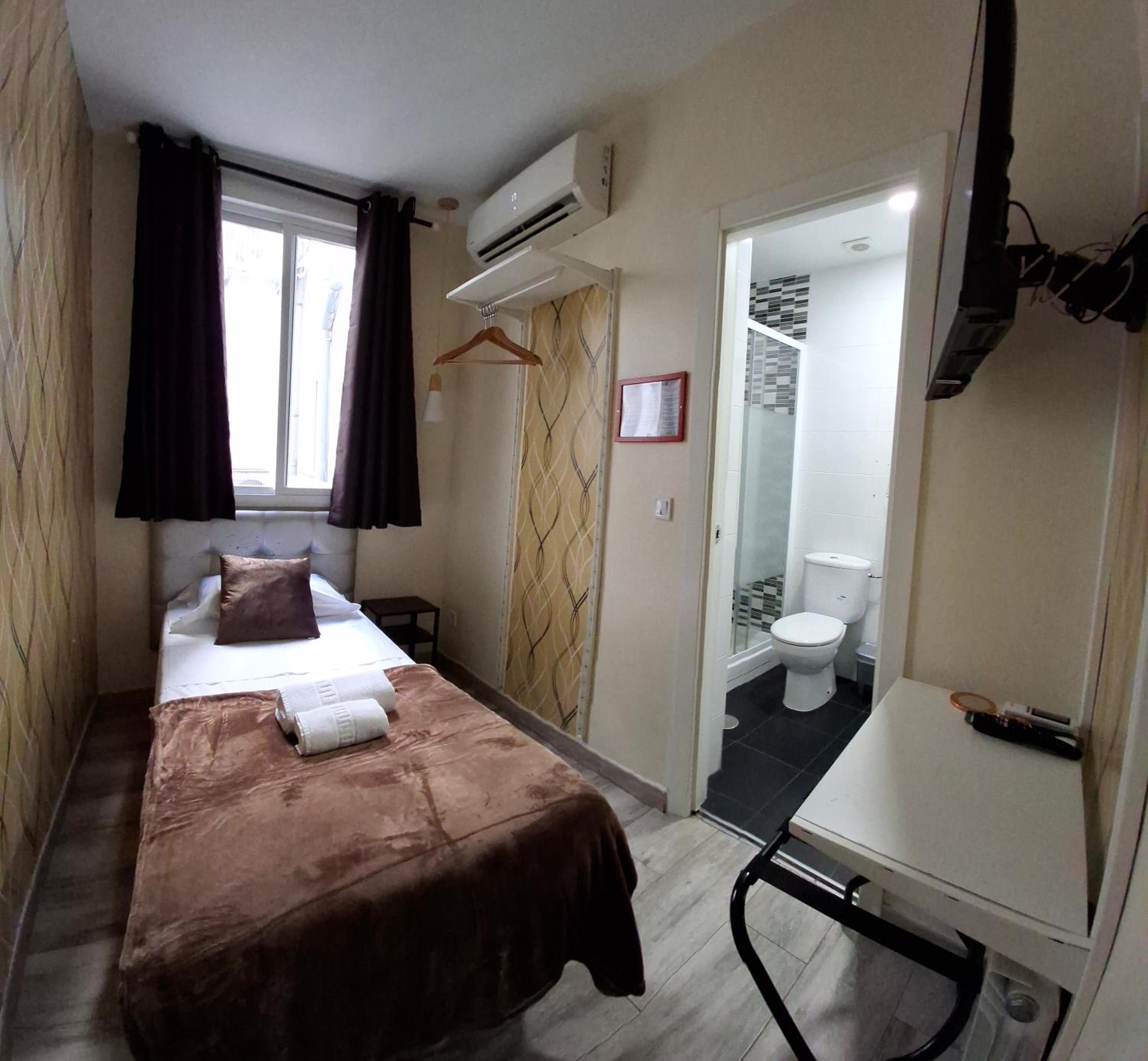 Single Room photo 3