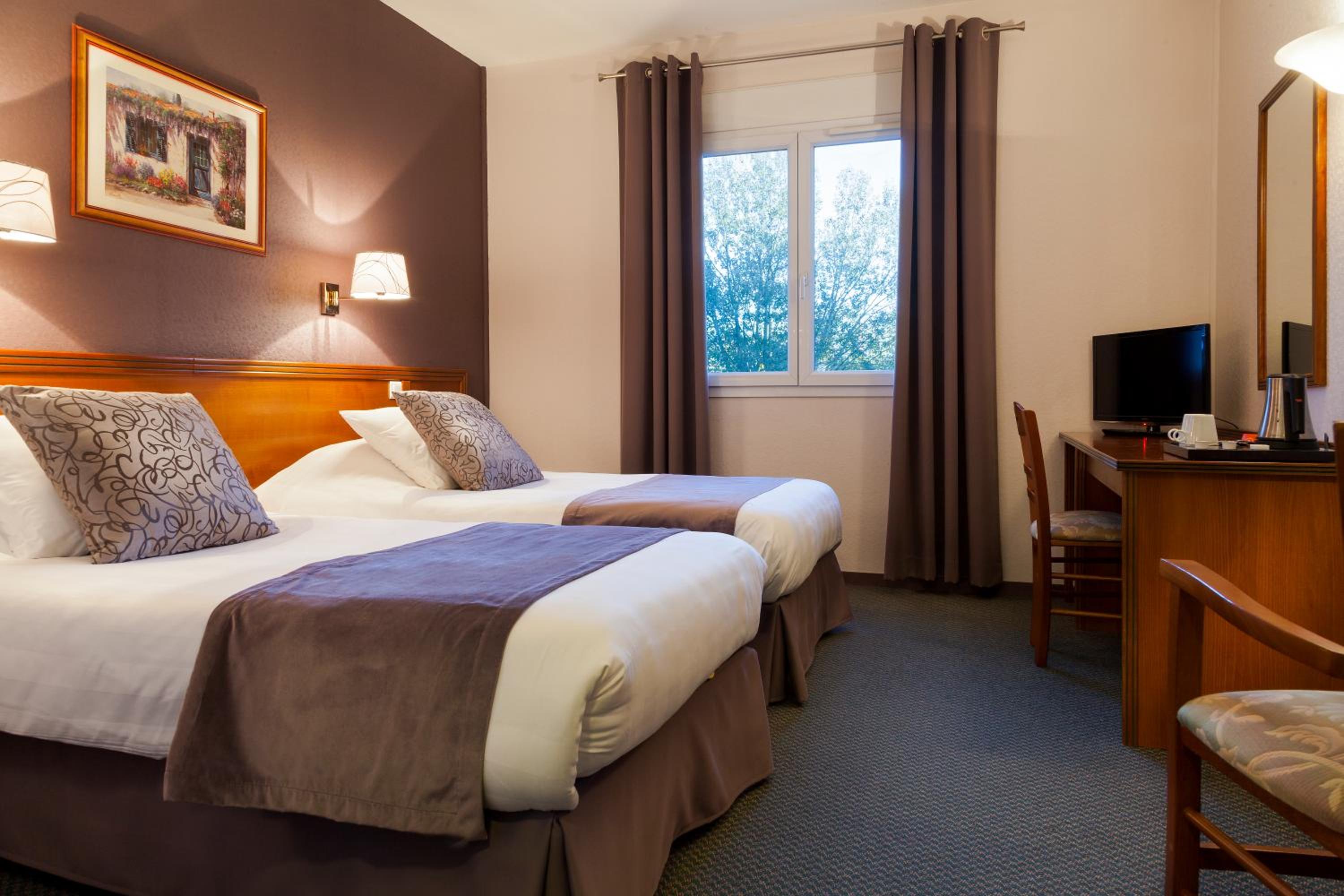 Twin Room - Photo 4