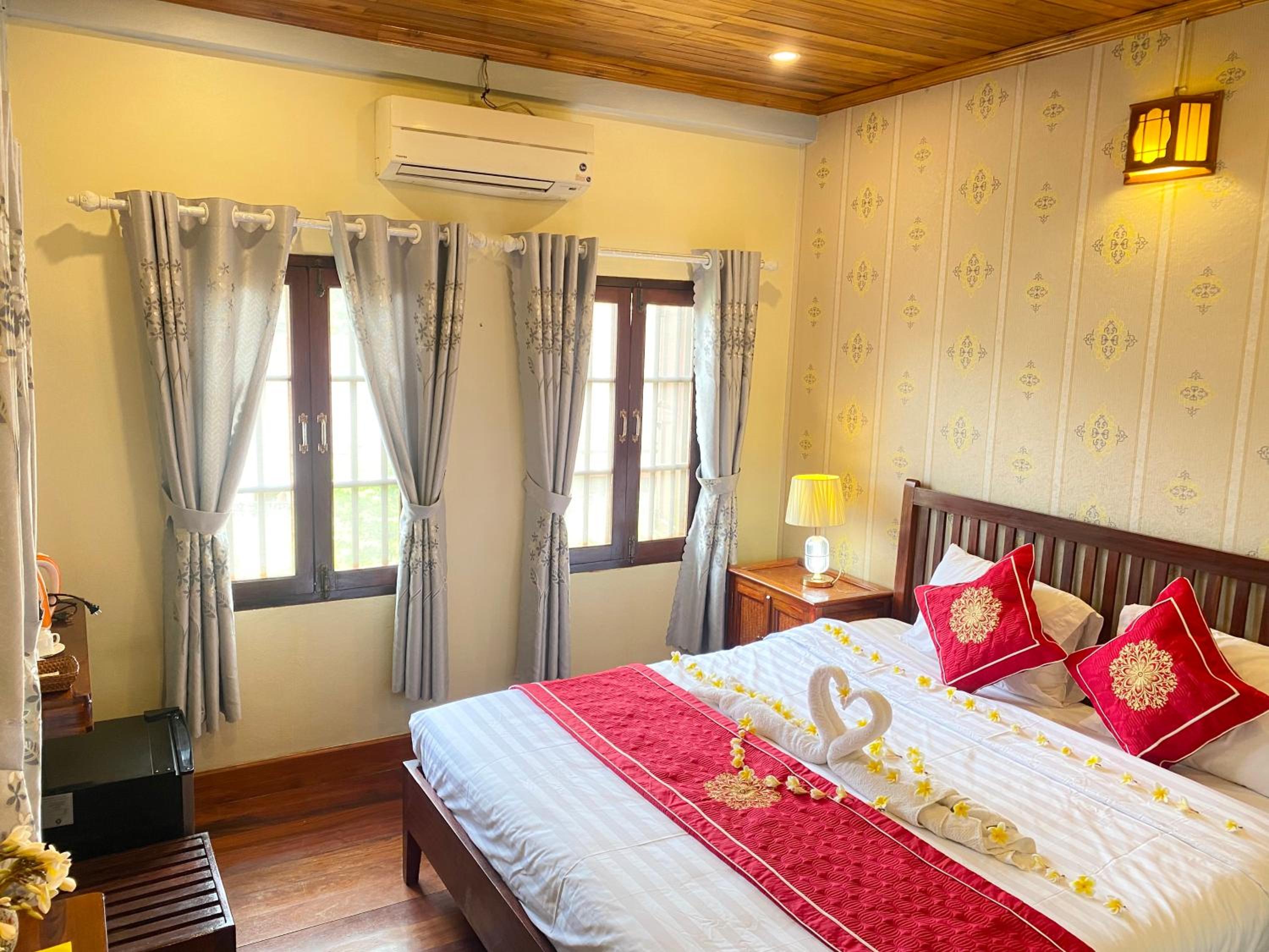 Deluxe Double Room - Photo 12