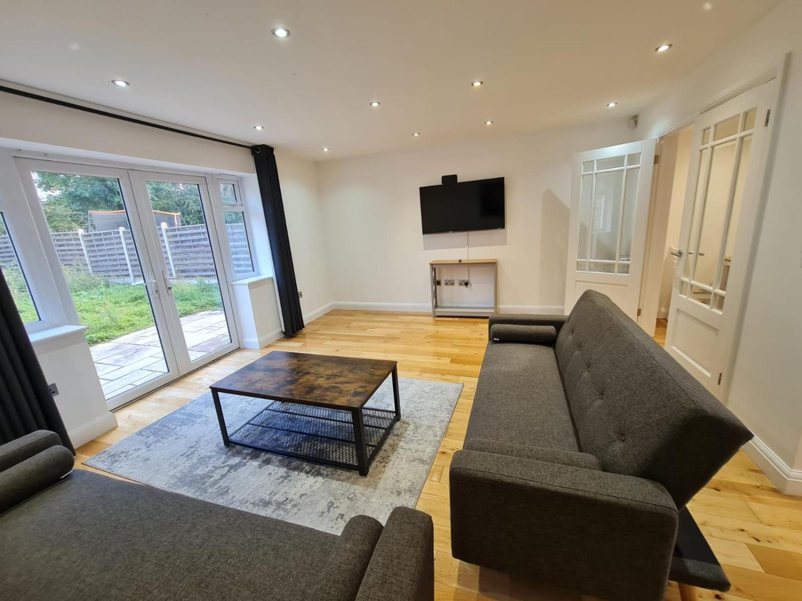 Four-Bedroom House photo 1