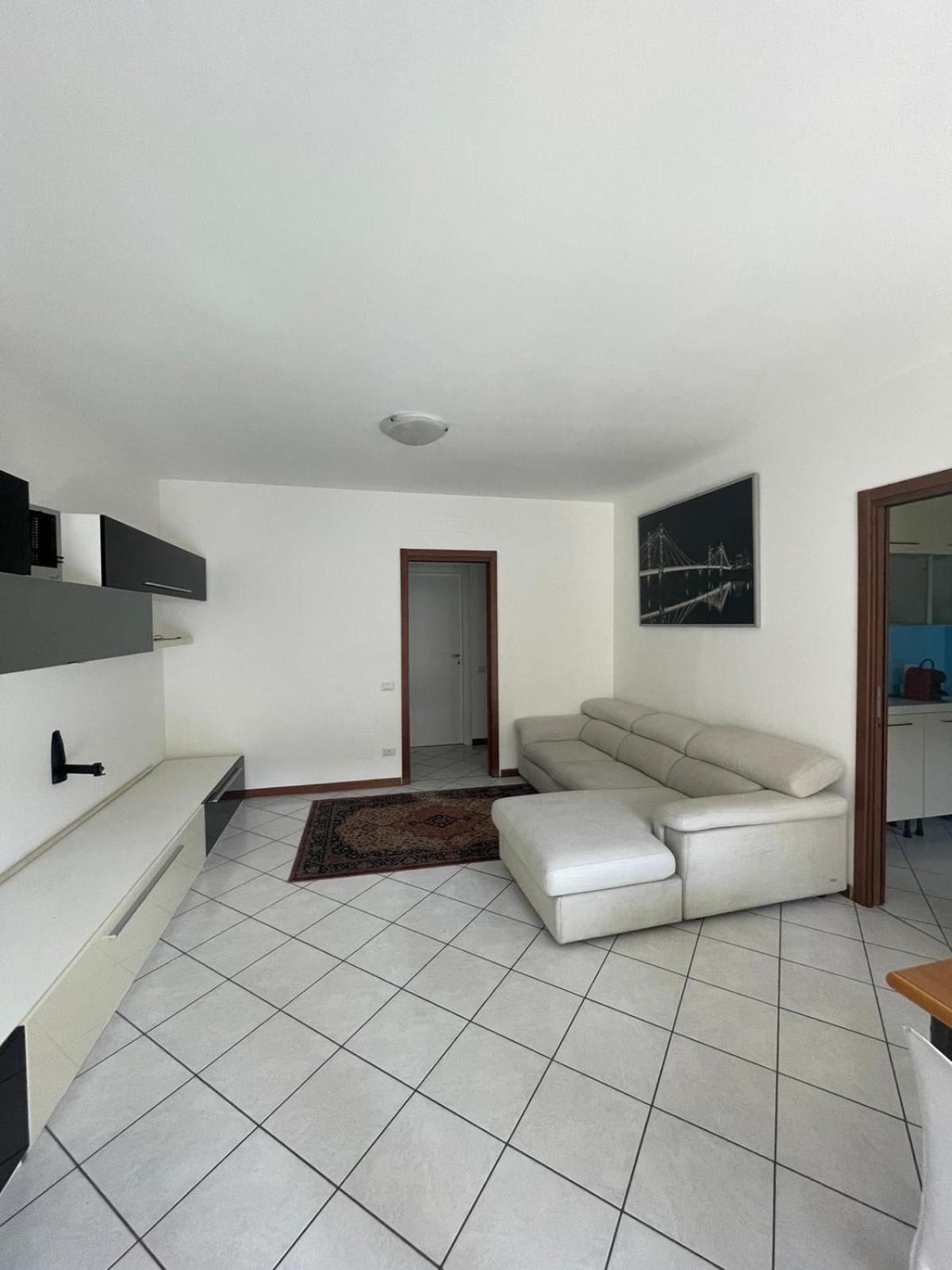 Standard Single Room with Shared Bathroom photo 1