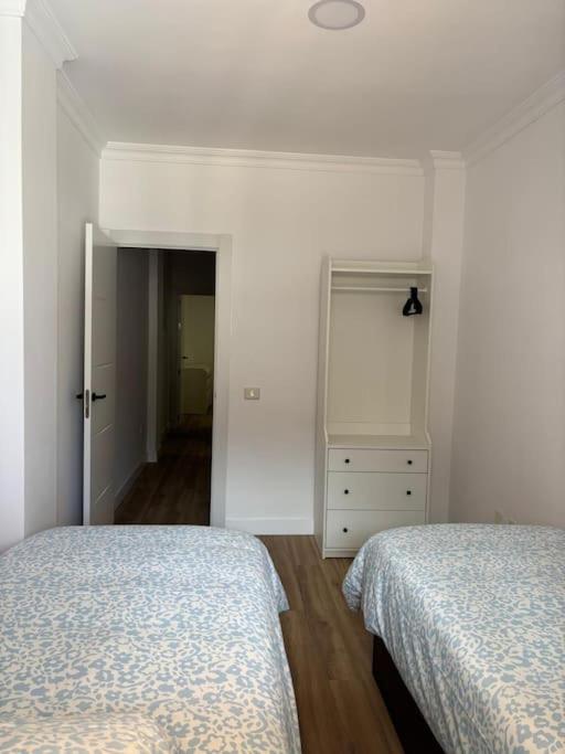 Three-Bedroom Apartment photo 2