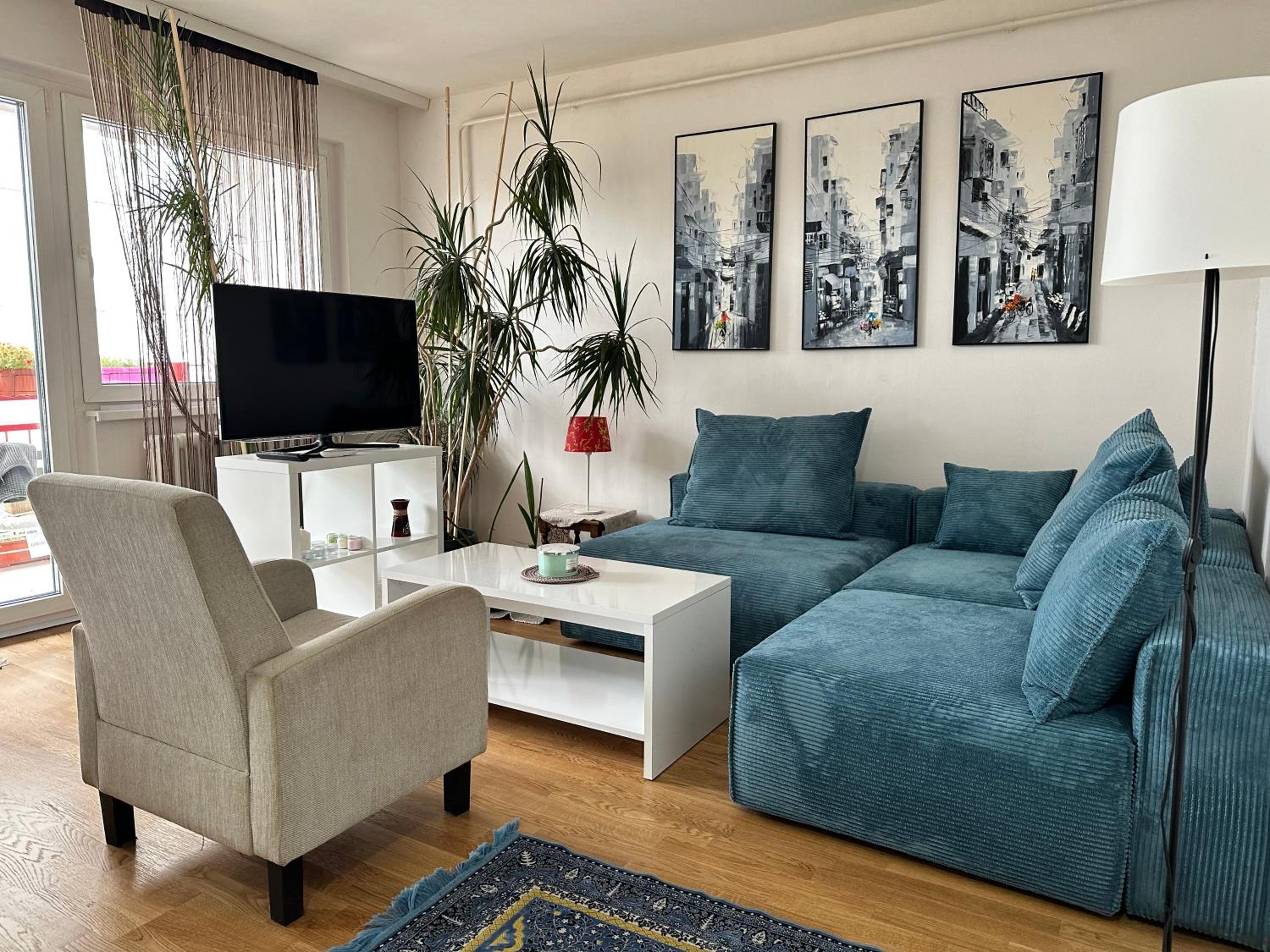 One-Bedroom Apartment photo 1