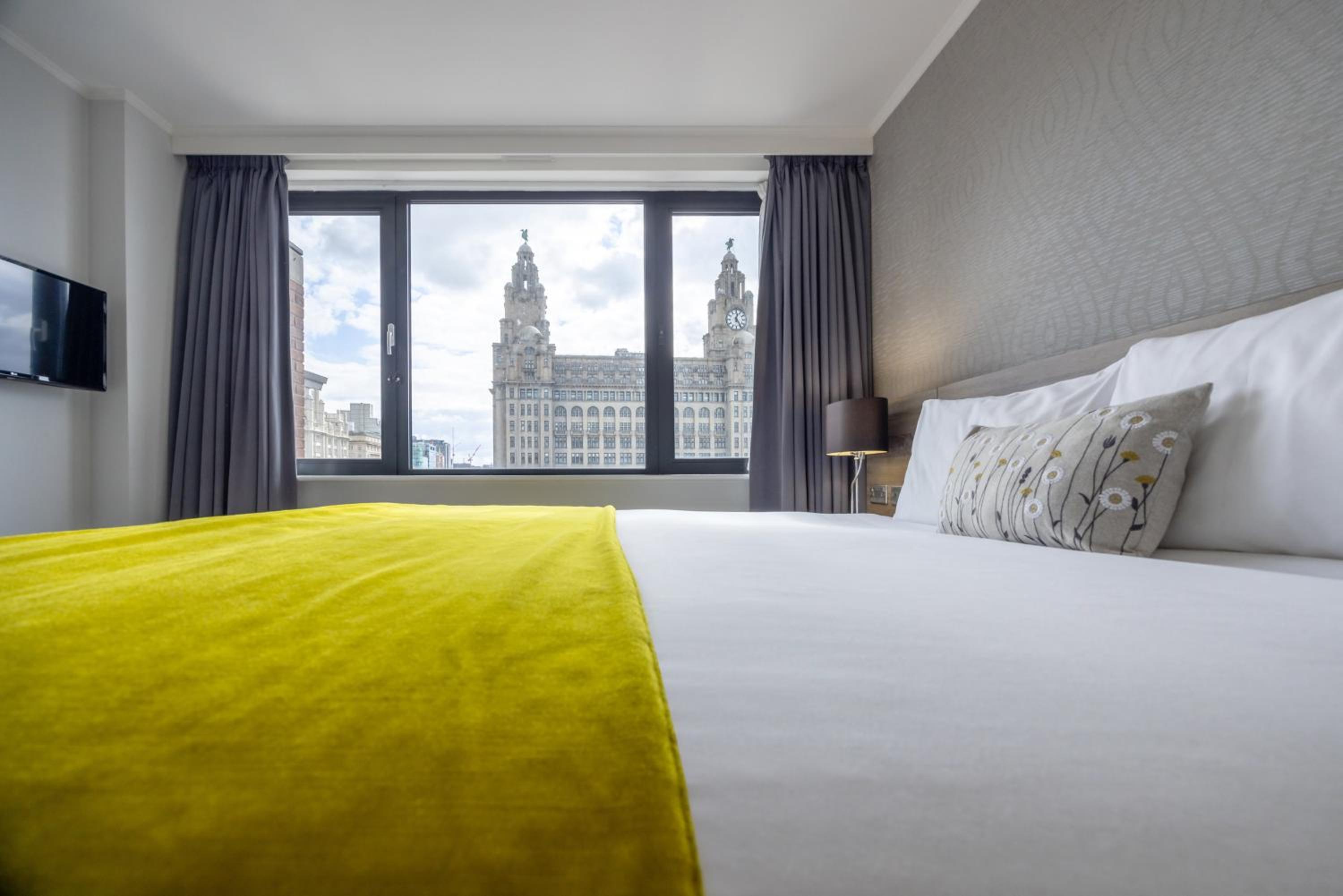 One-Bedroom Suite with Waterfront View - Photo 4