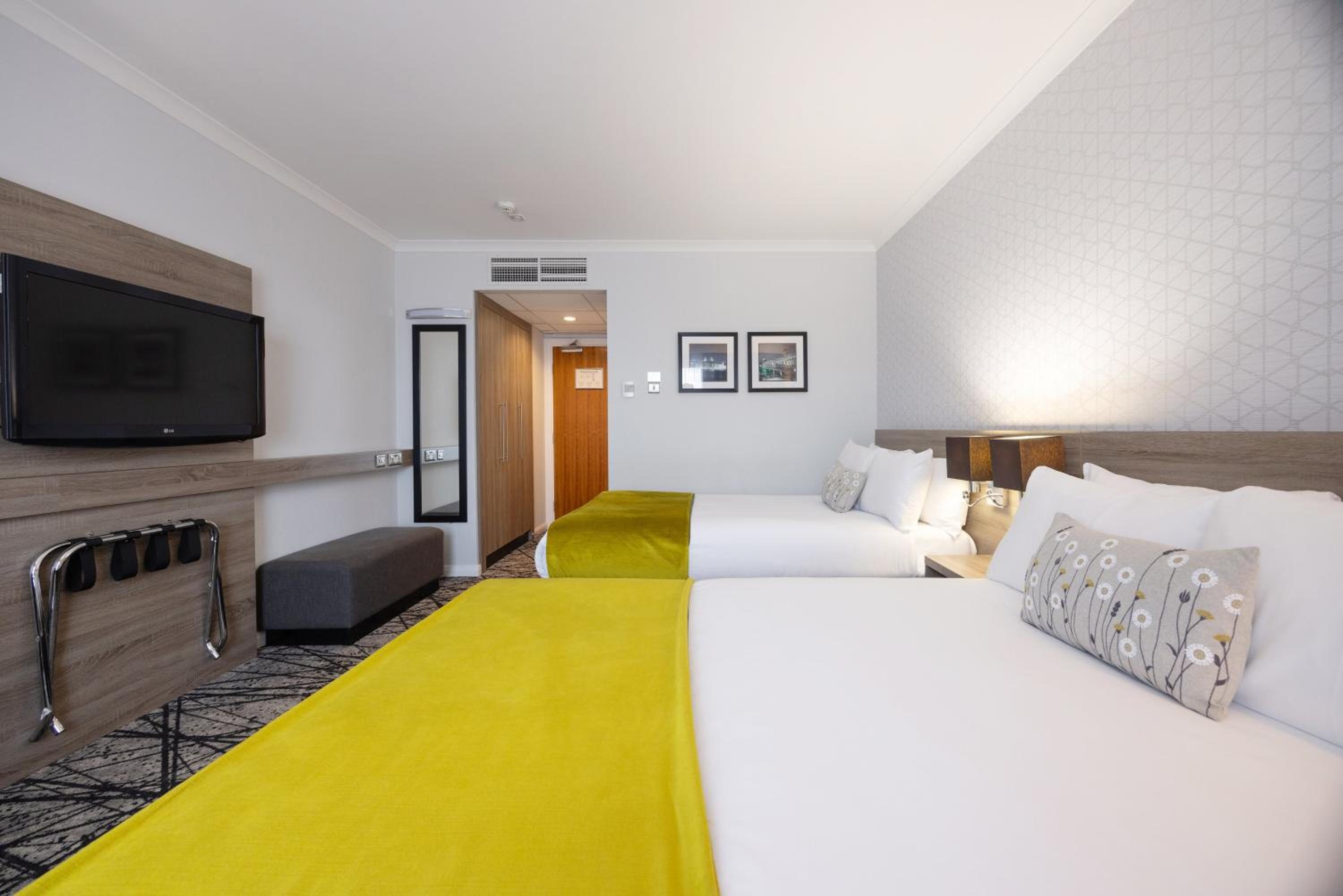 Standard Double Room with Two Double Beds - Photo 3