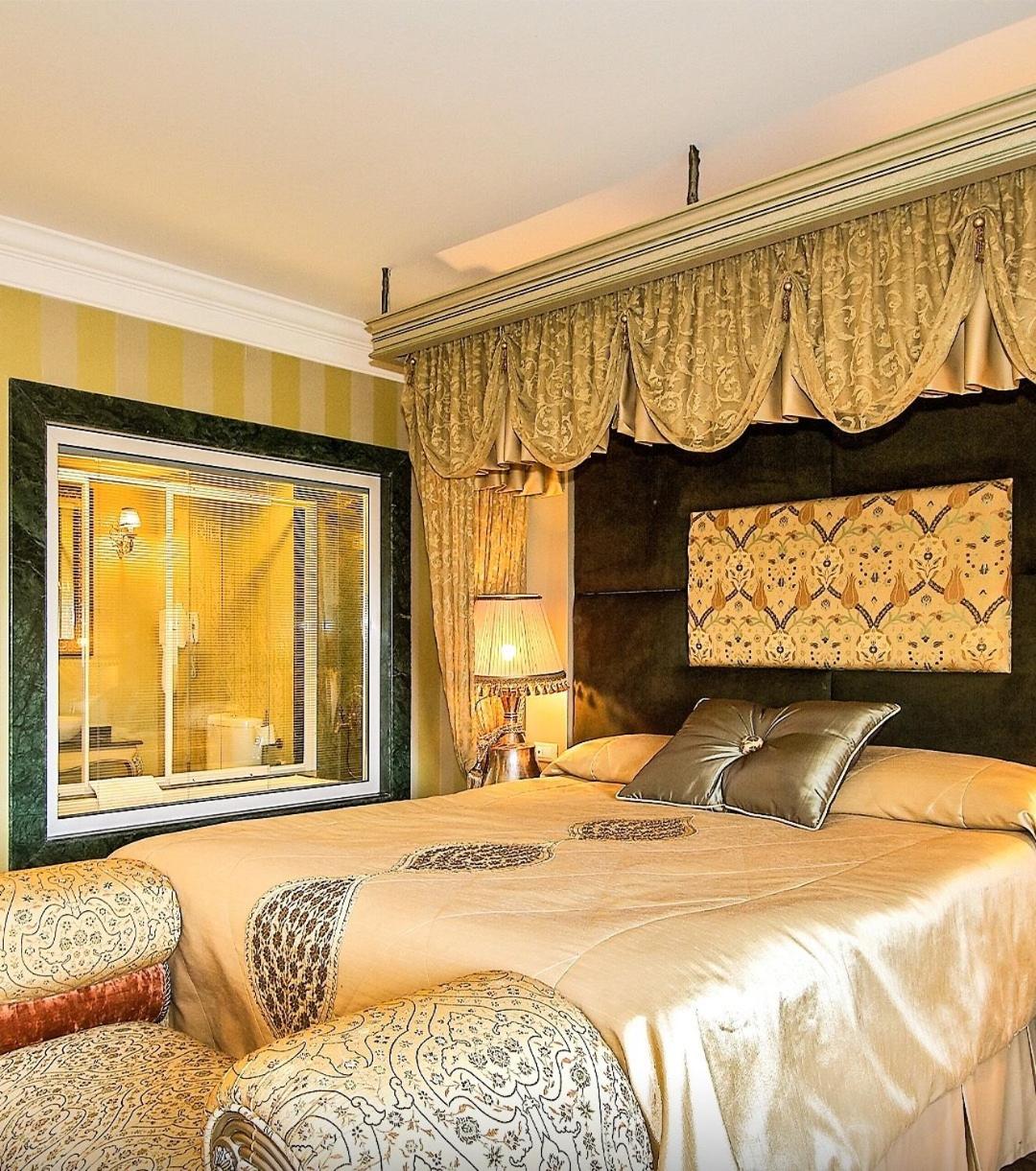 Suite with City View photo 2