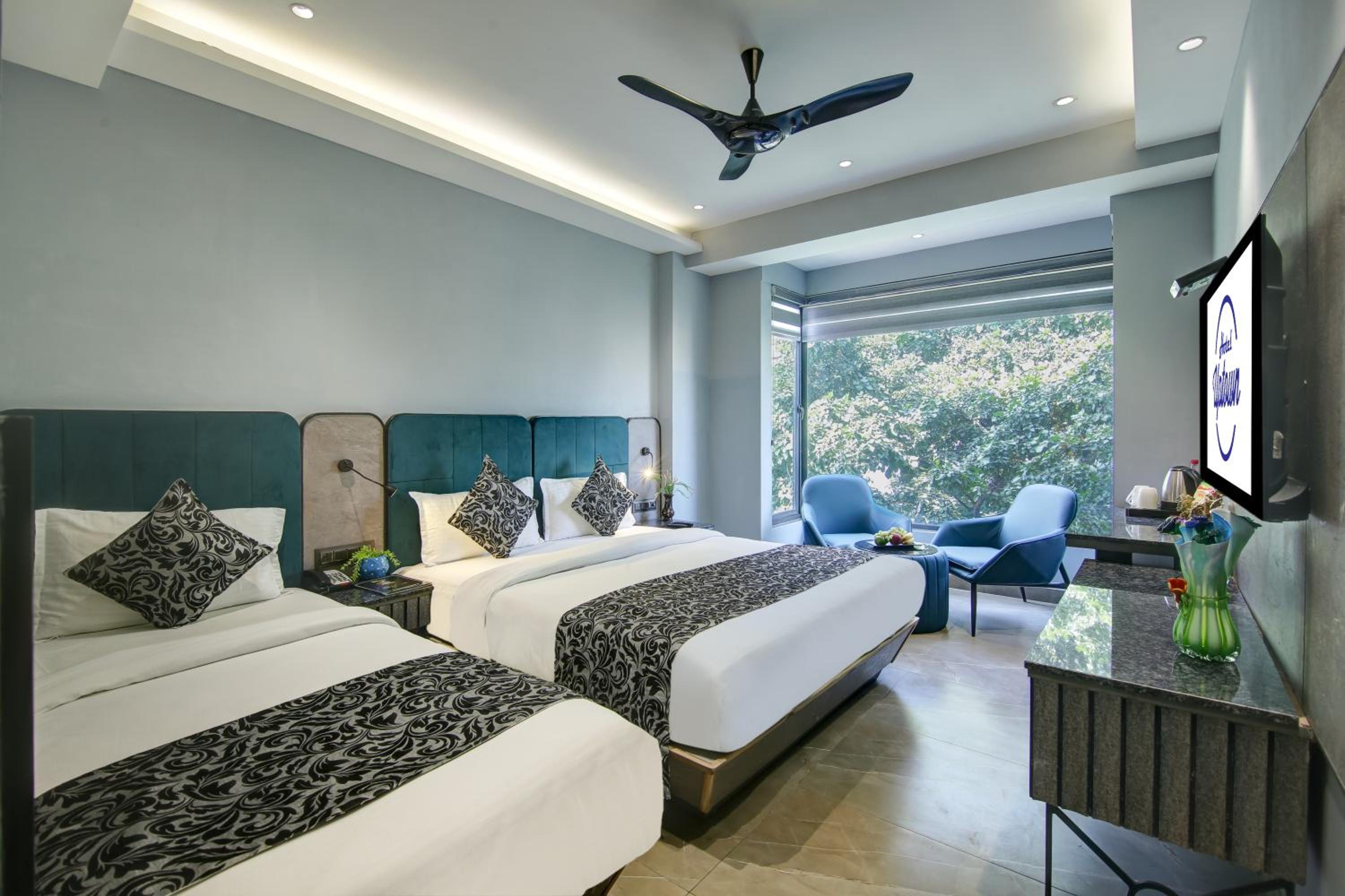 Luxury Family Studio + Window + City View + Free Early Check-In (Subject to Availability)