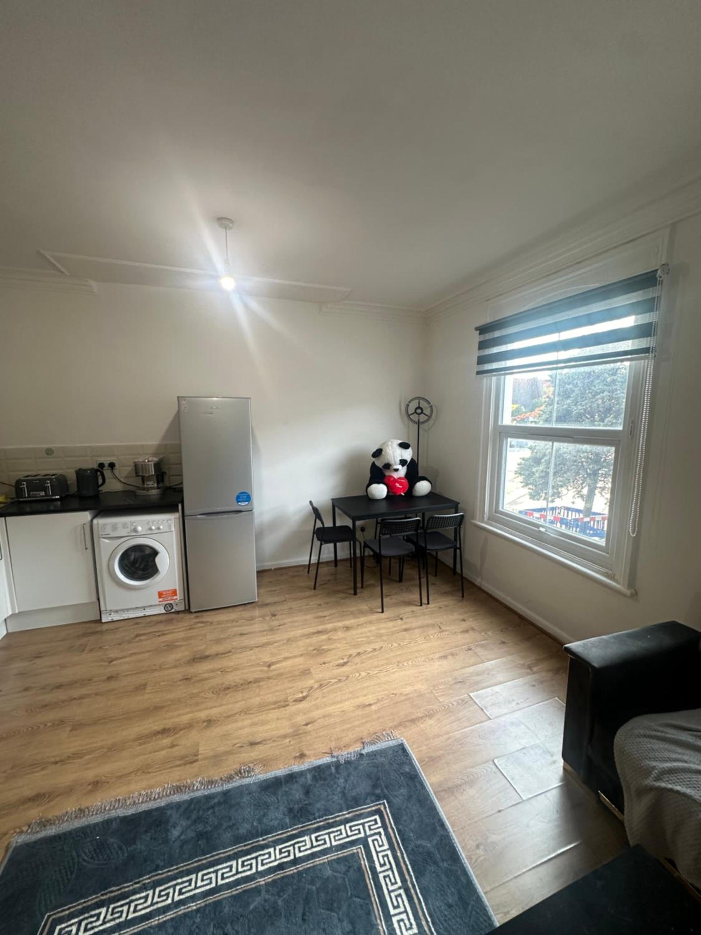 One-Bedroom Apartment photo 2