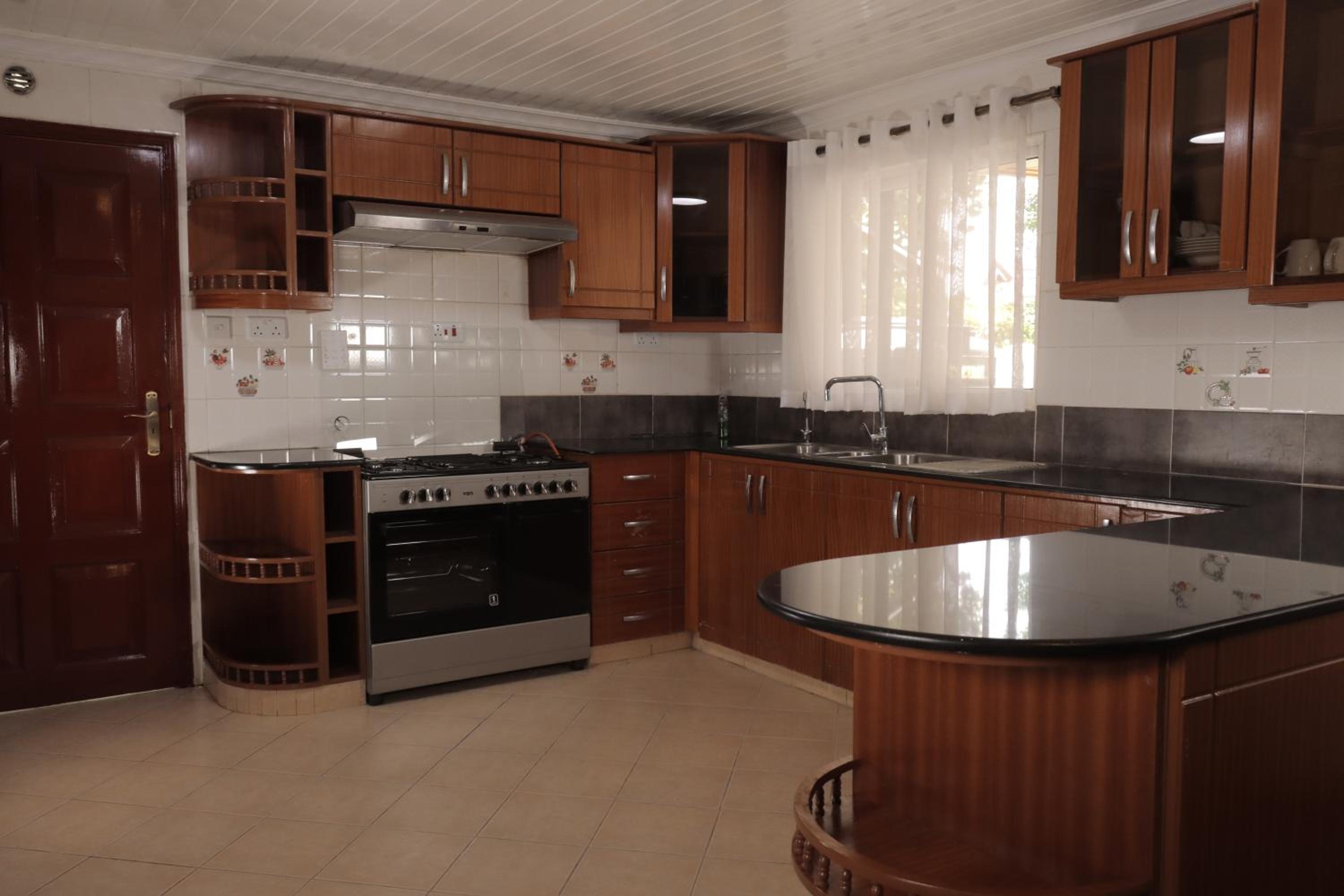 Villa photo 2