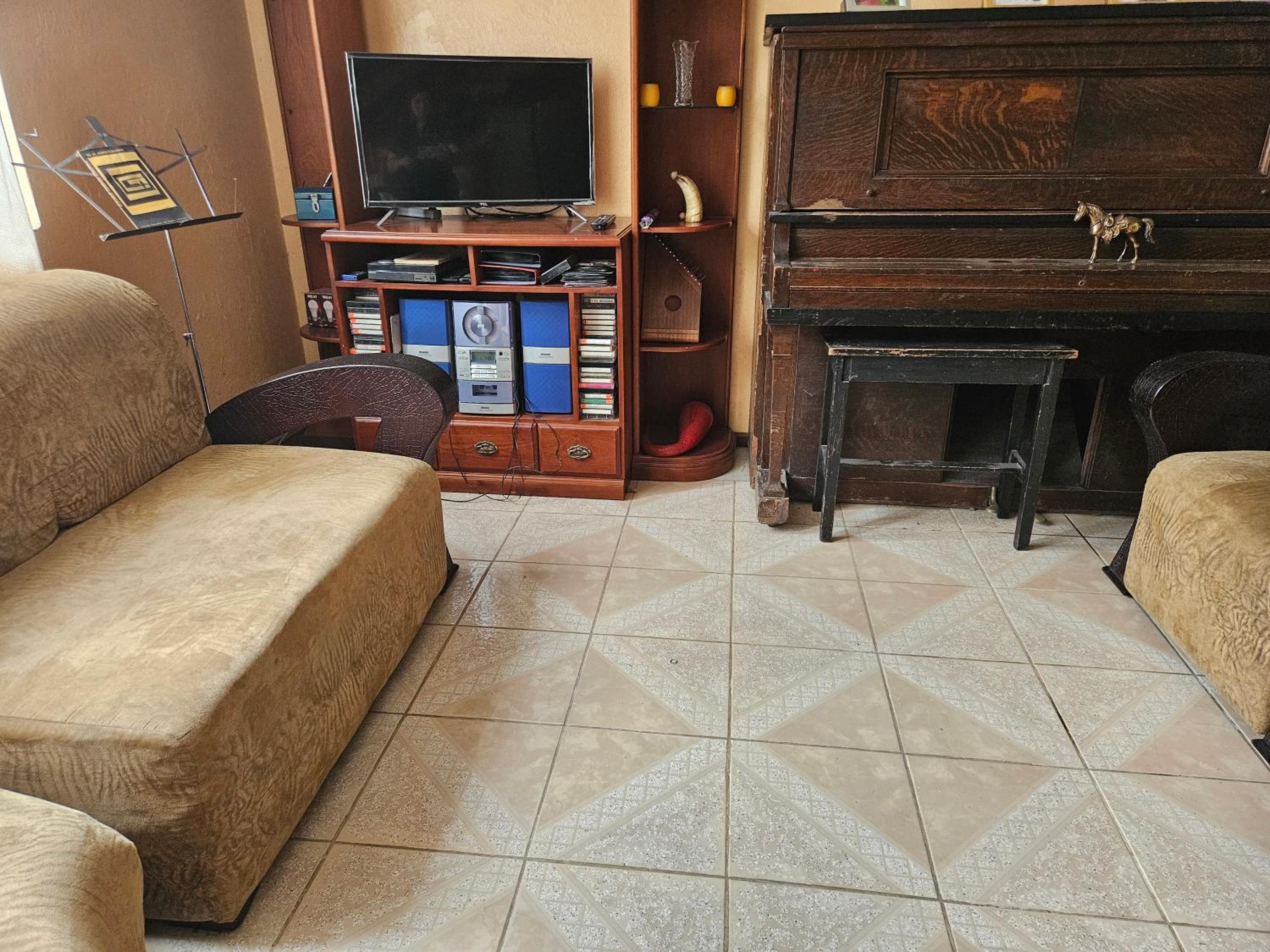 Double Room With Shared Bathroom photo 3
