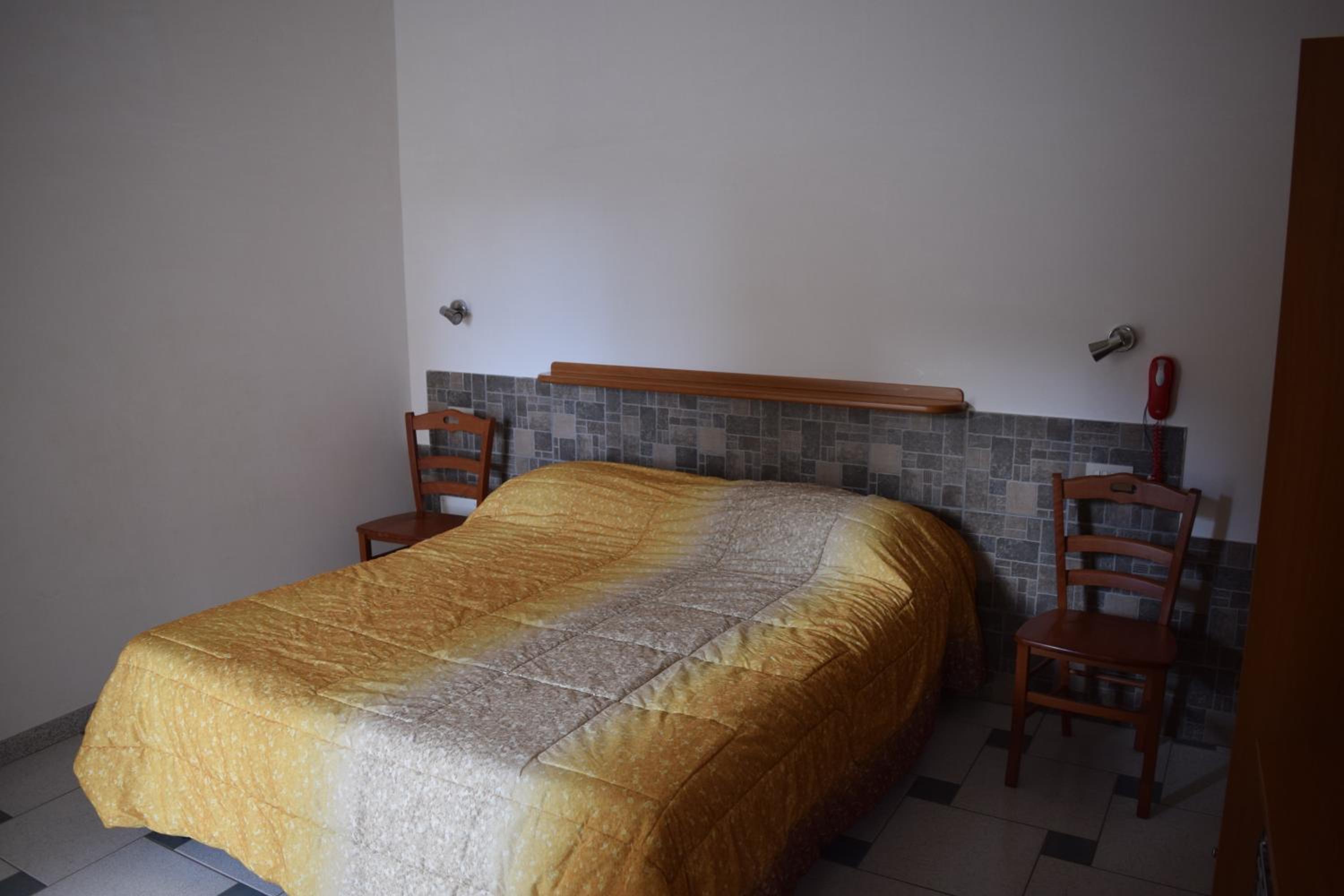 Double or Twin Room - Photo 2